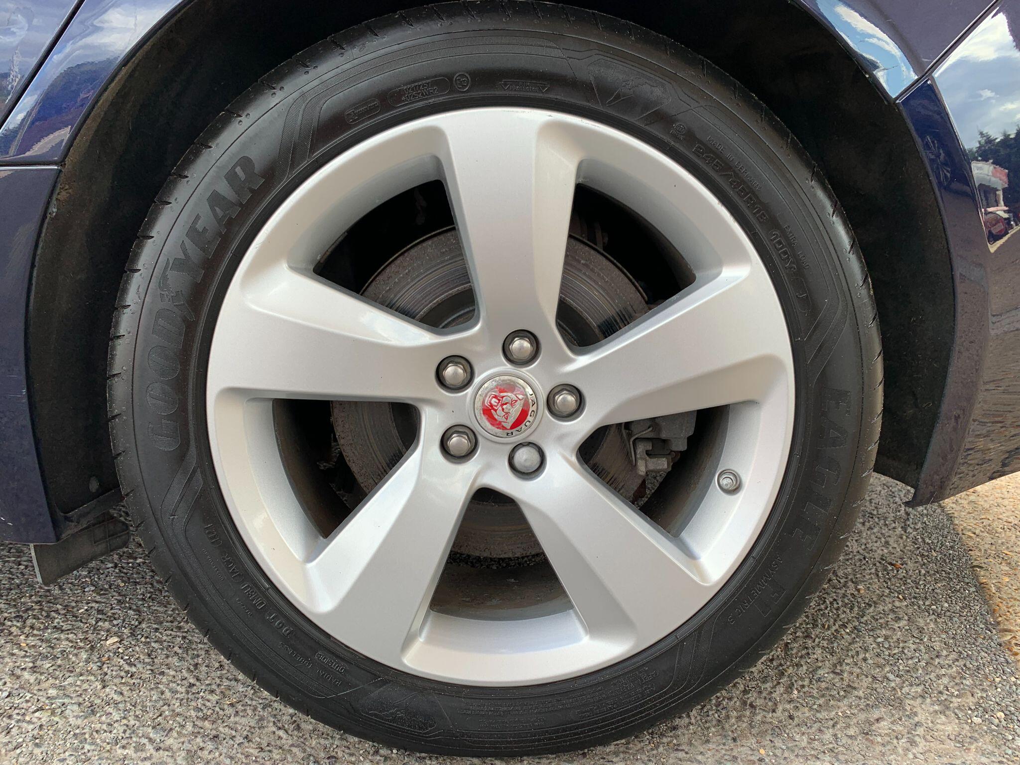 Jaguar XF view 52