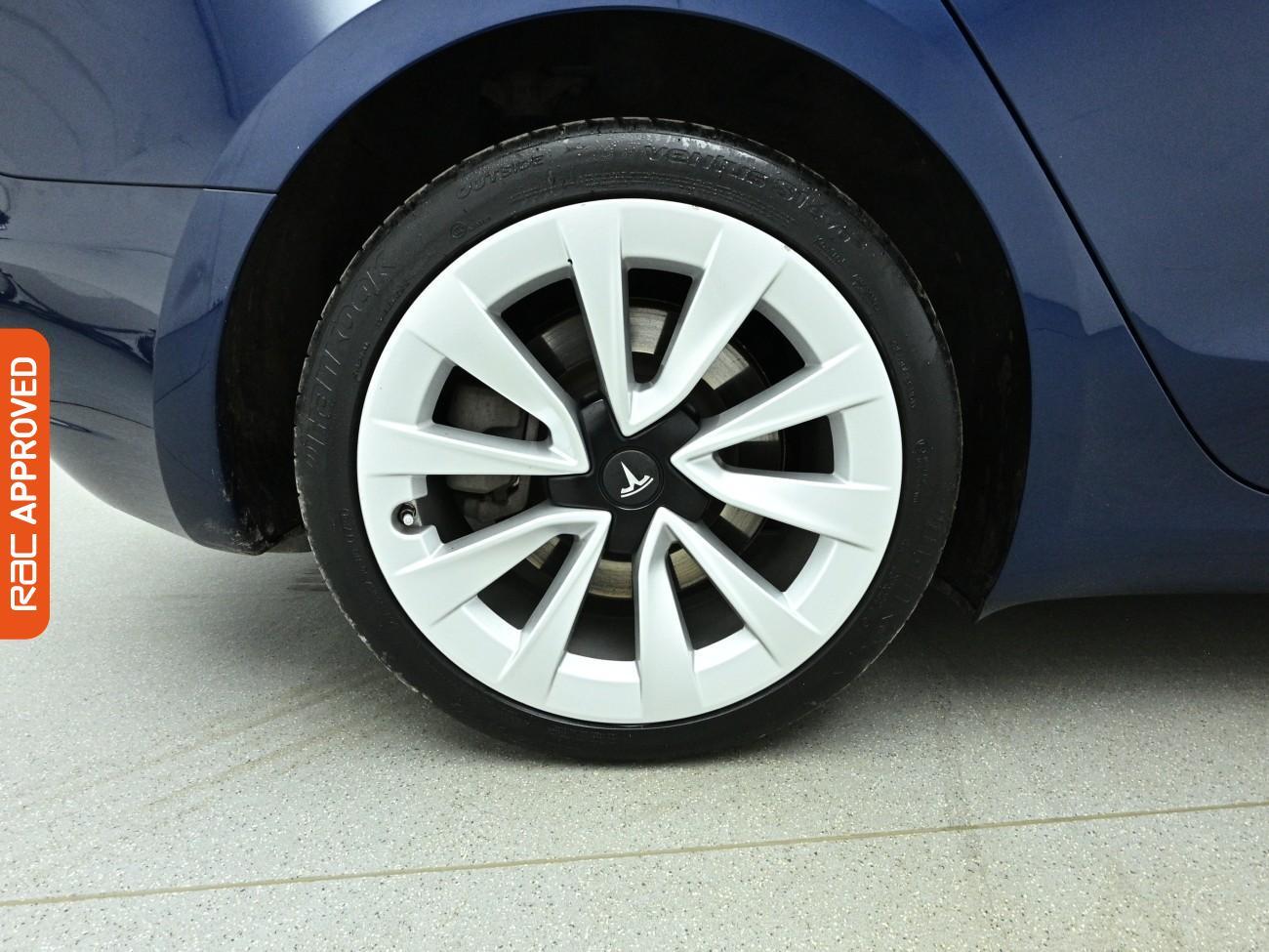 Tesla Model 3 view 27