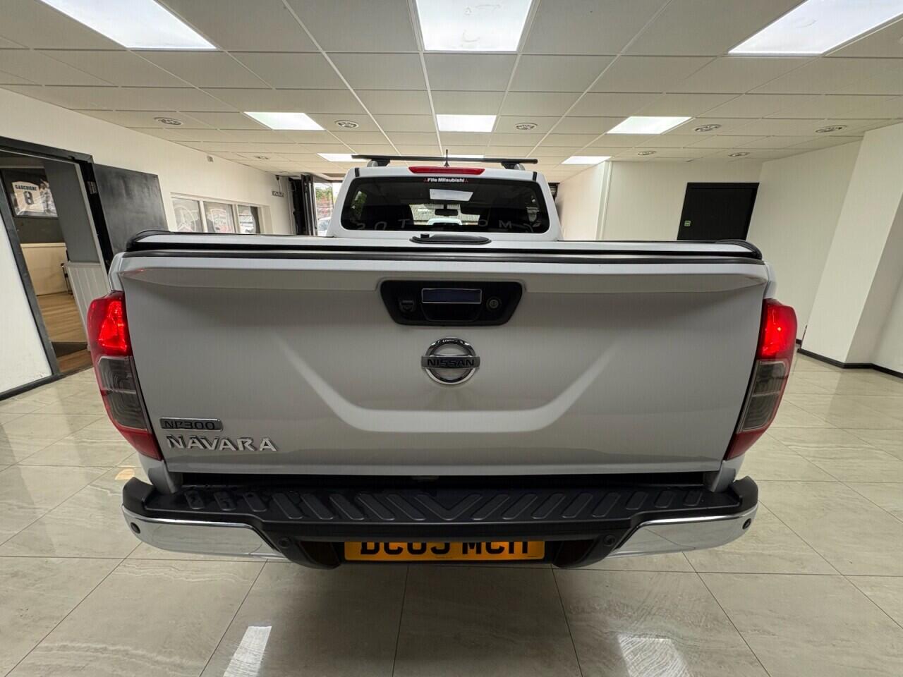 Nissan Navara view 4