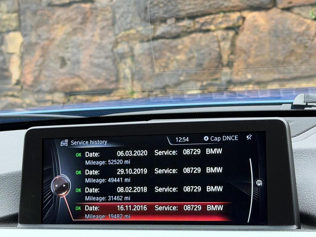 BMW 3 Series view 32