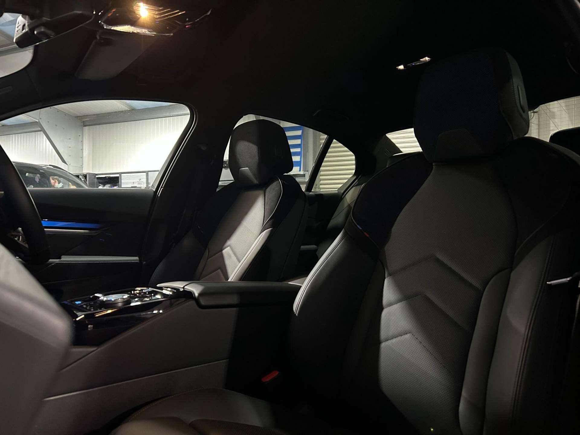 BMW I5 view 26