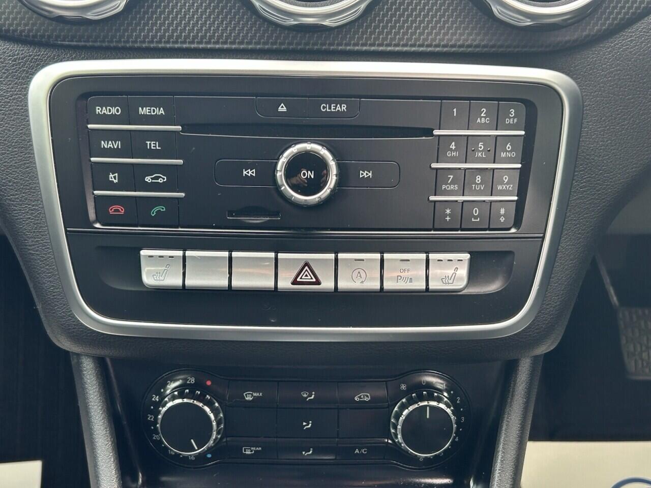 Mercedes-Benz GLA view 30