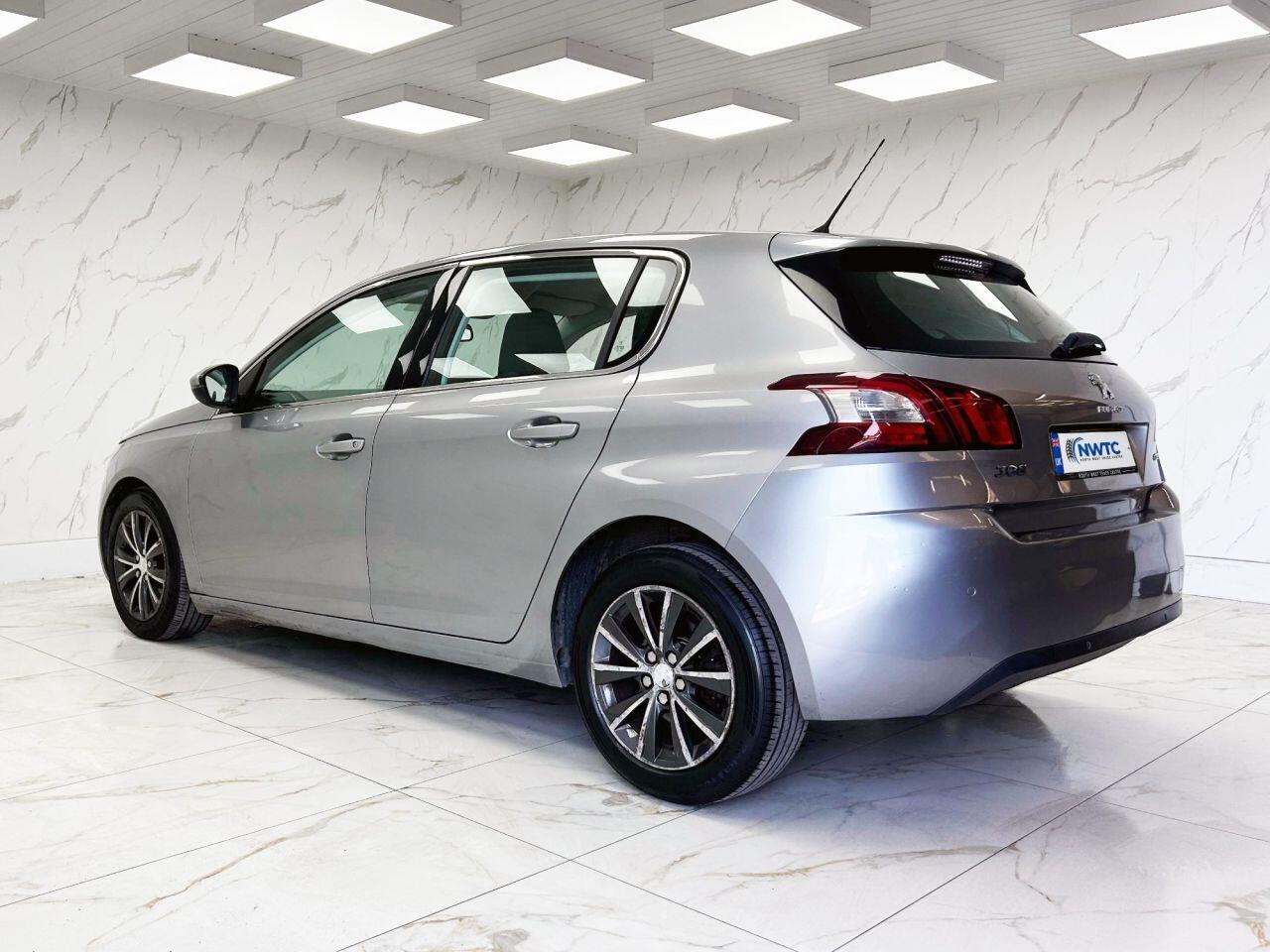Peugeot 308 view 8
