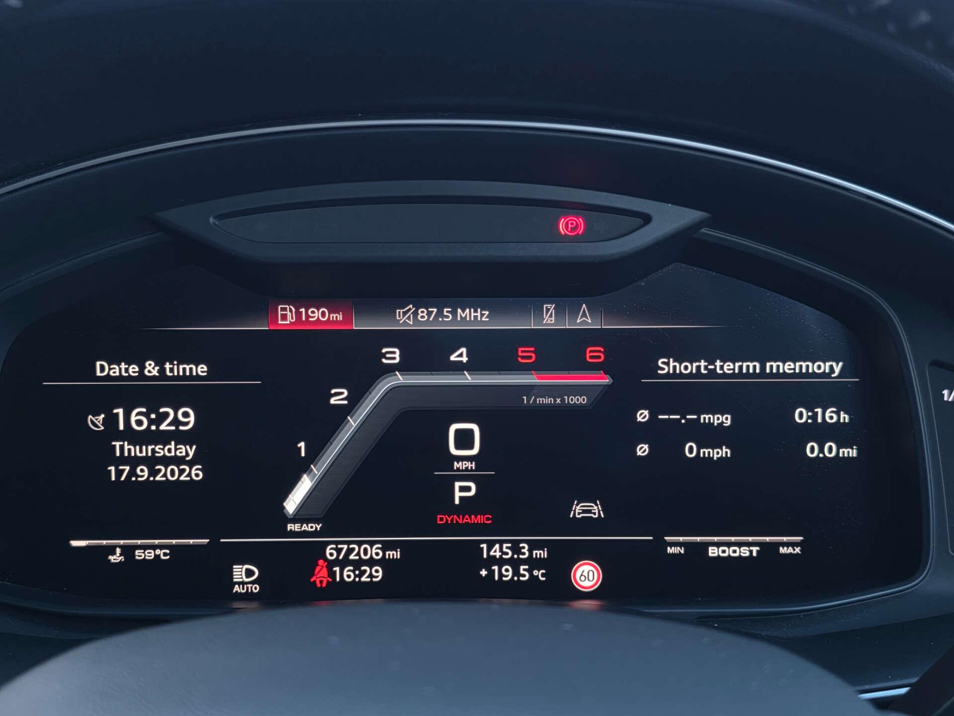 Audi SQ7 view 31