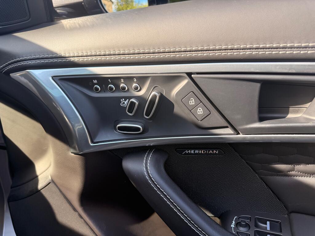Jaguar F-Type view 33