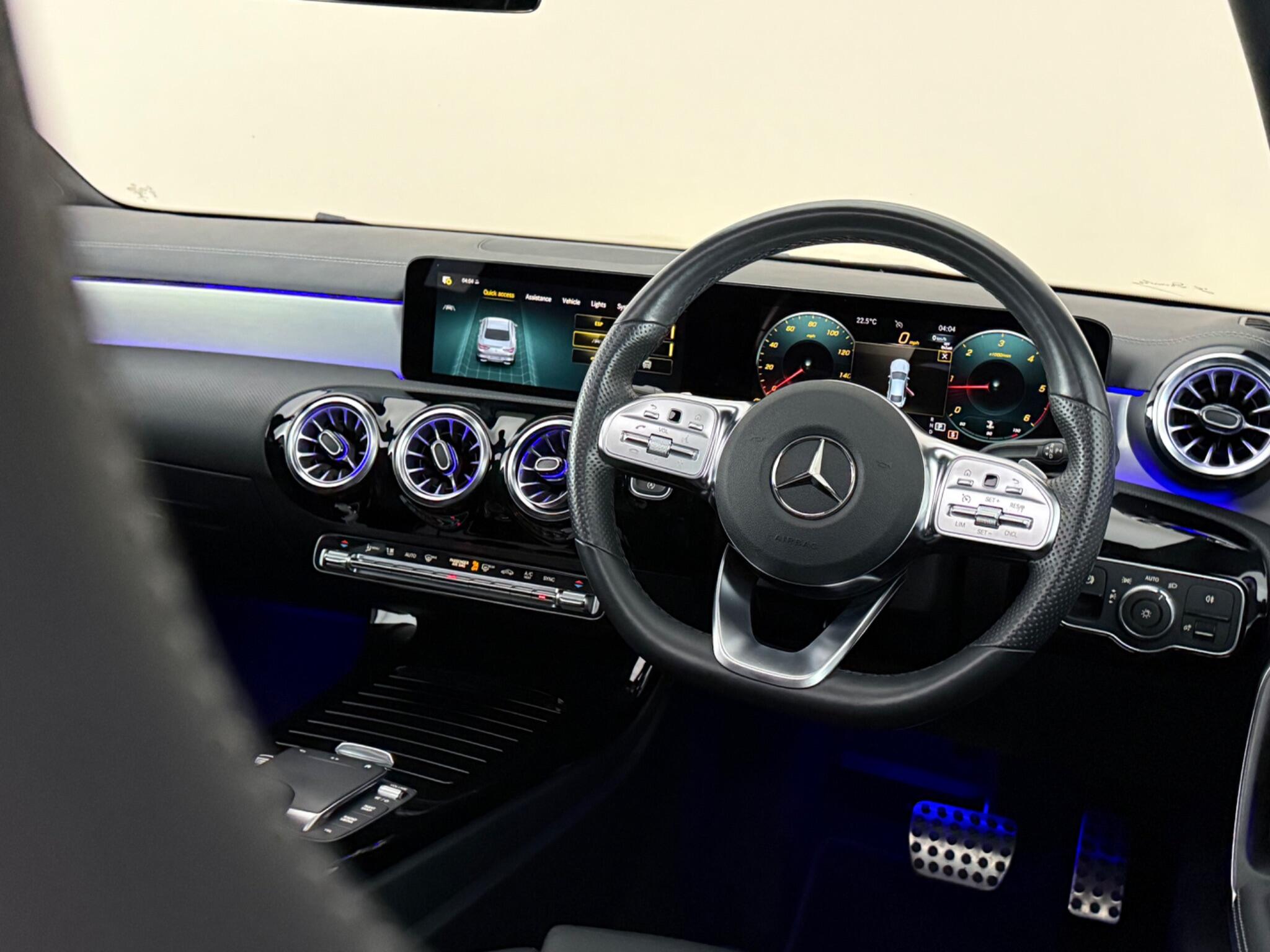 Mercedes-Benz Cla view 13