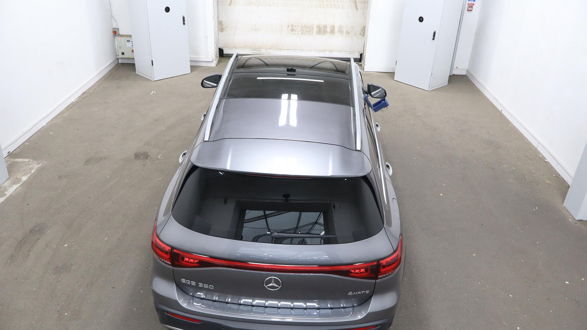 Mercedes-Benz EQB view 8