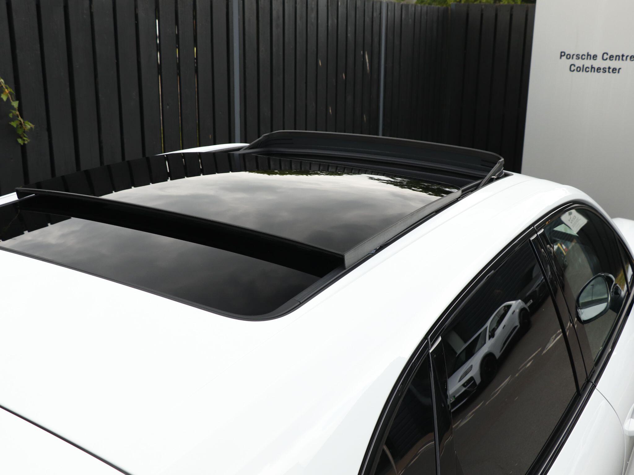 Porsche Cayenne view 32