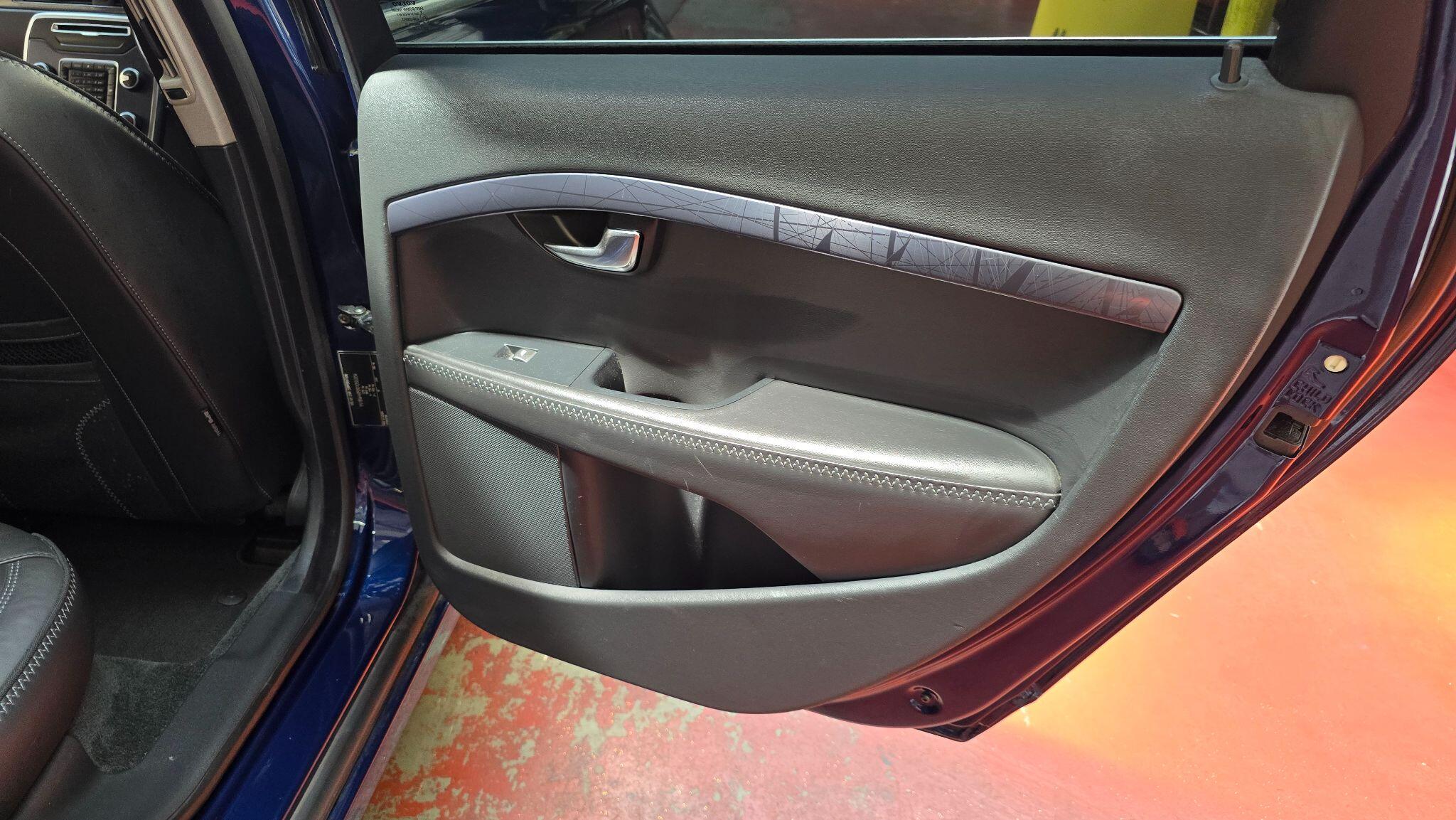 Volvo V70 view 19
