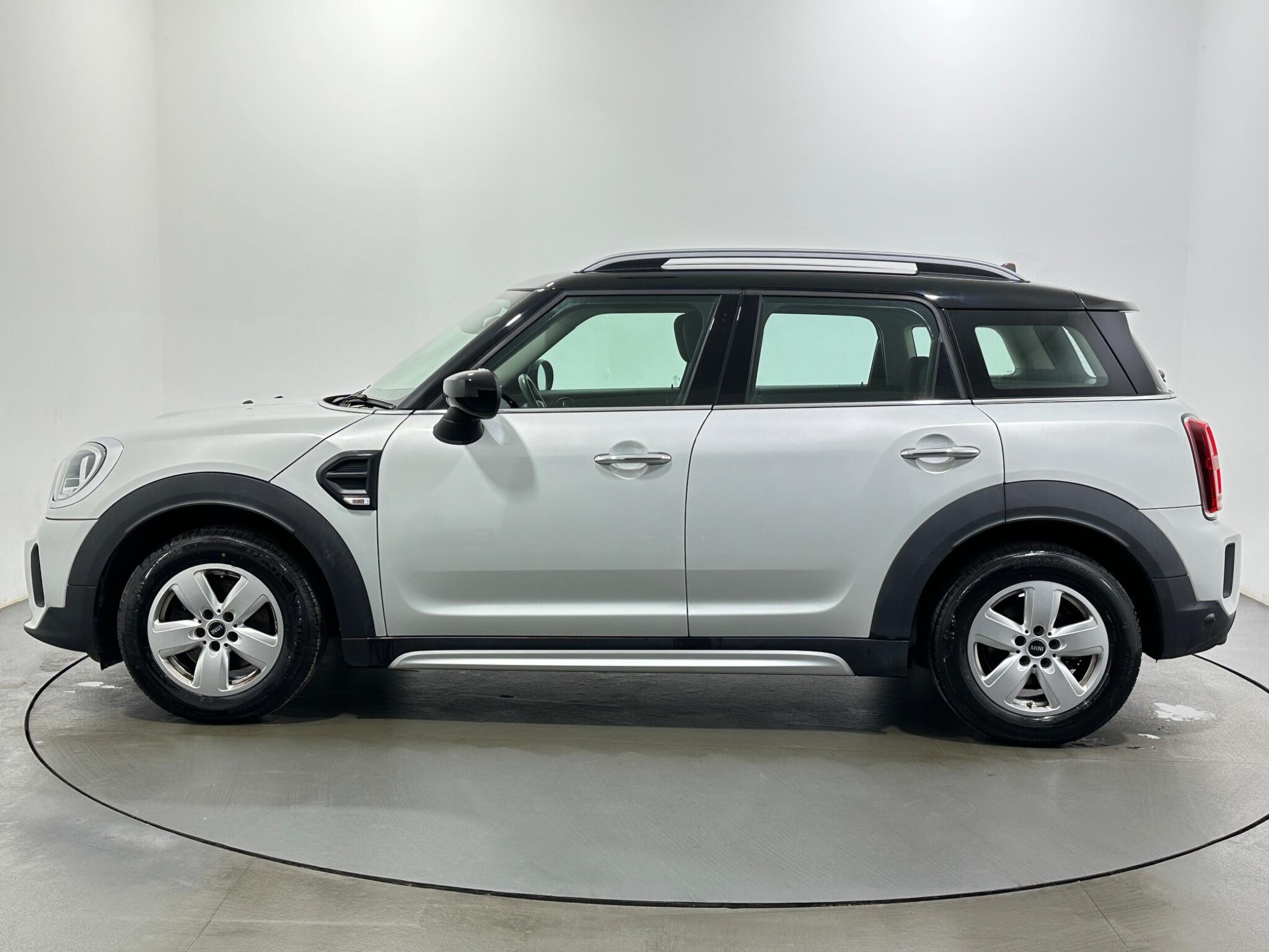 Mini Countryman view 5