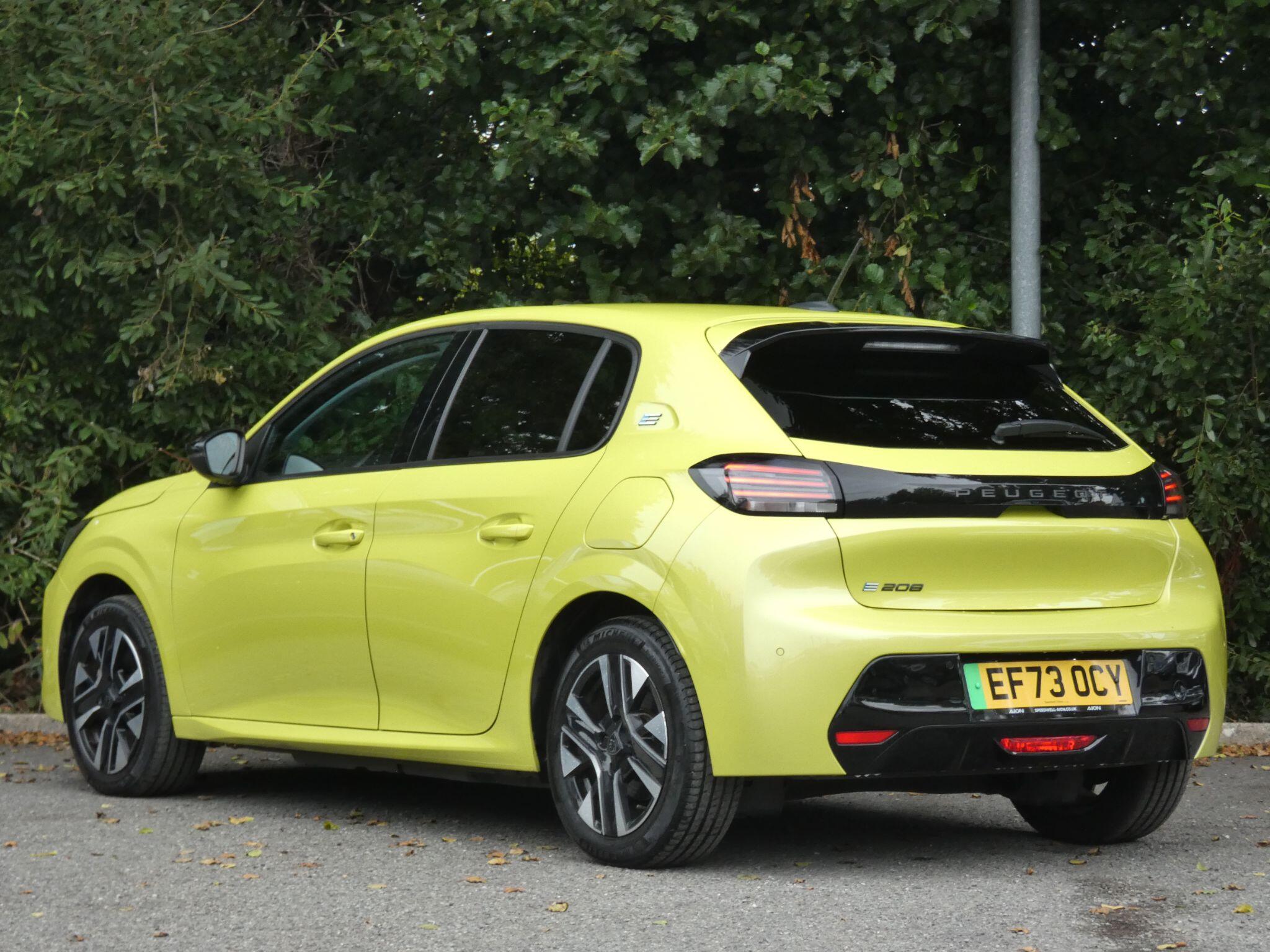 Peugeot E-208 view 12
