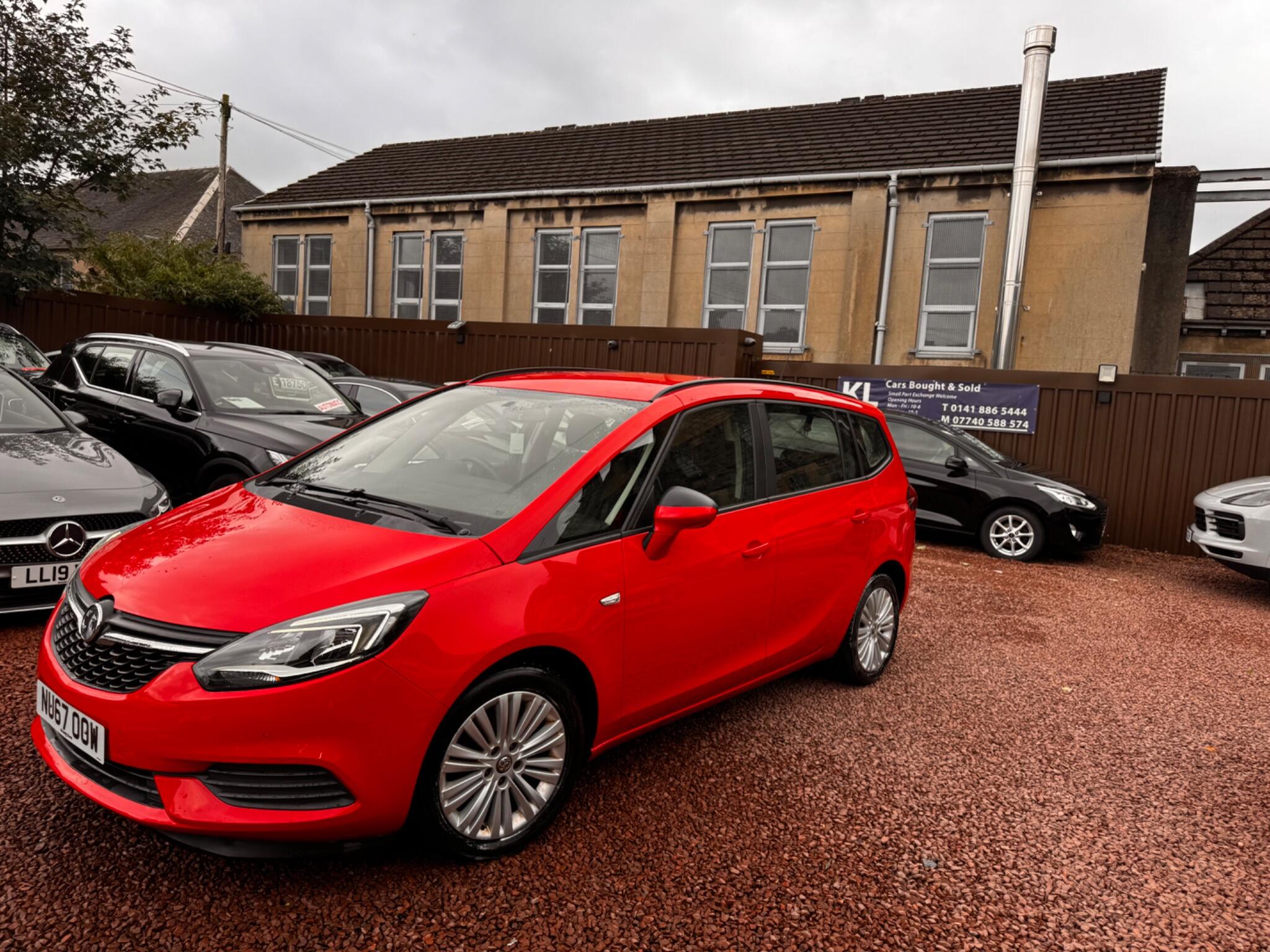 Vauxhall Zafira Tourer view 2