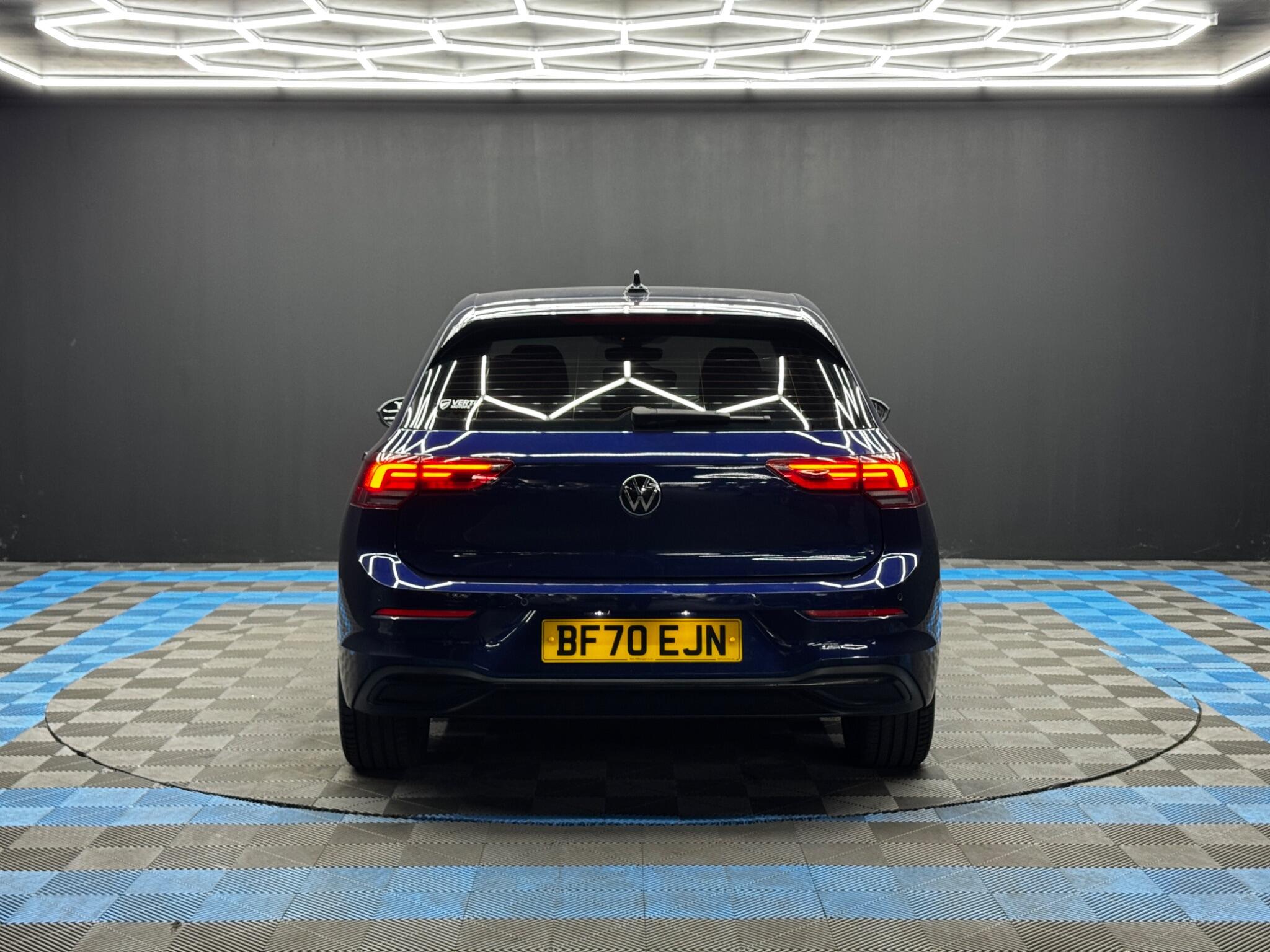 Volkswagen Golf view 6