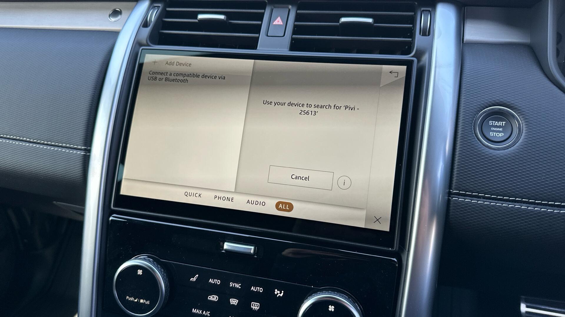 Land Rover Discovery view 45