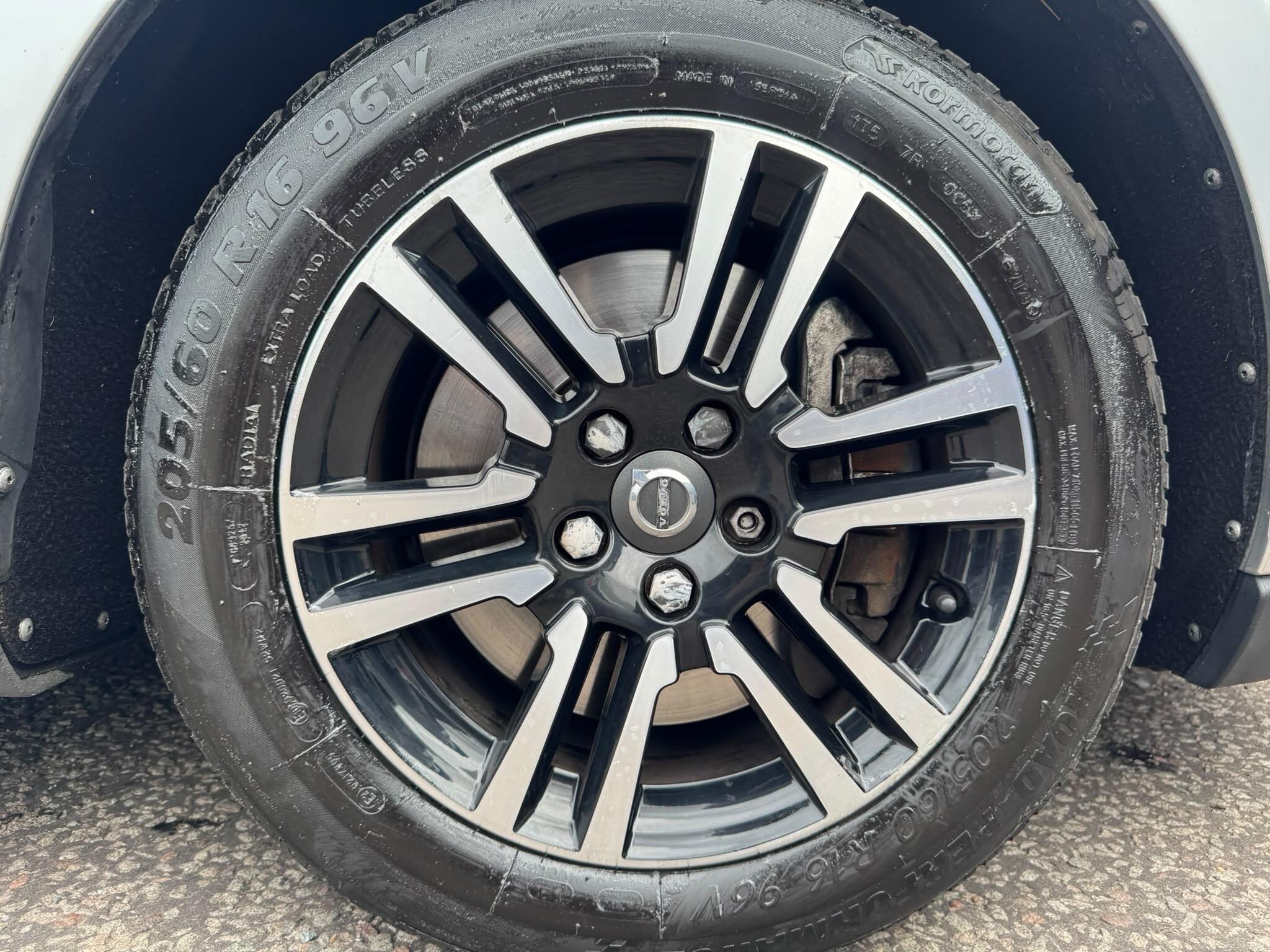Volvo V40 Cross Country view 82