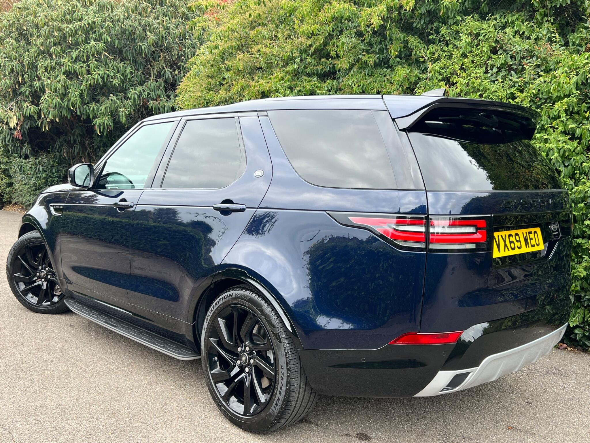 Land Rover Discovery view 2