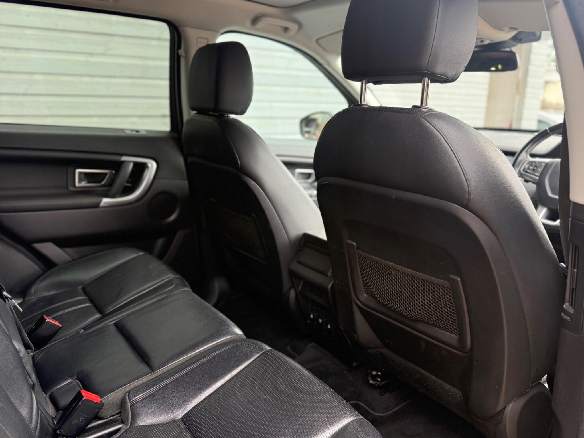 Land Rover Discovery Sport view 20