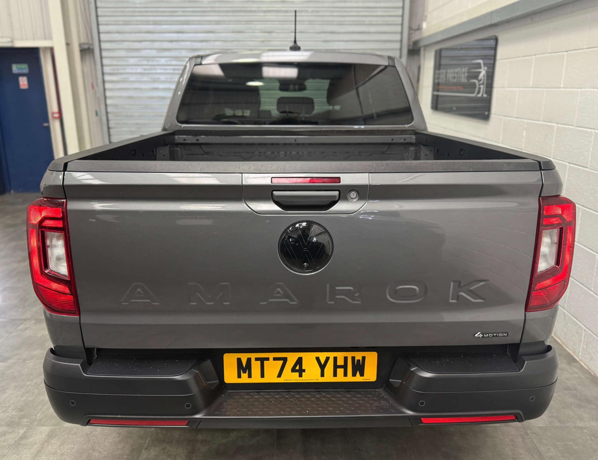 Volkswagen Amarok view 7