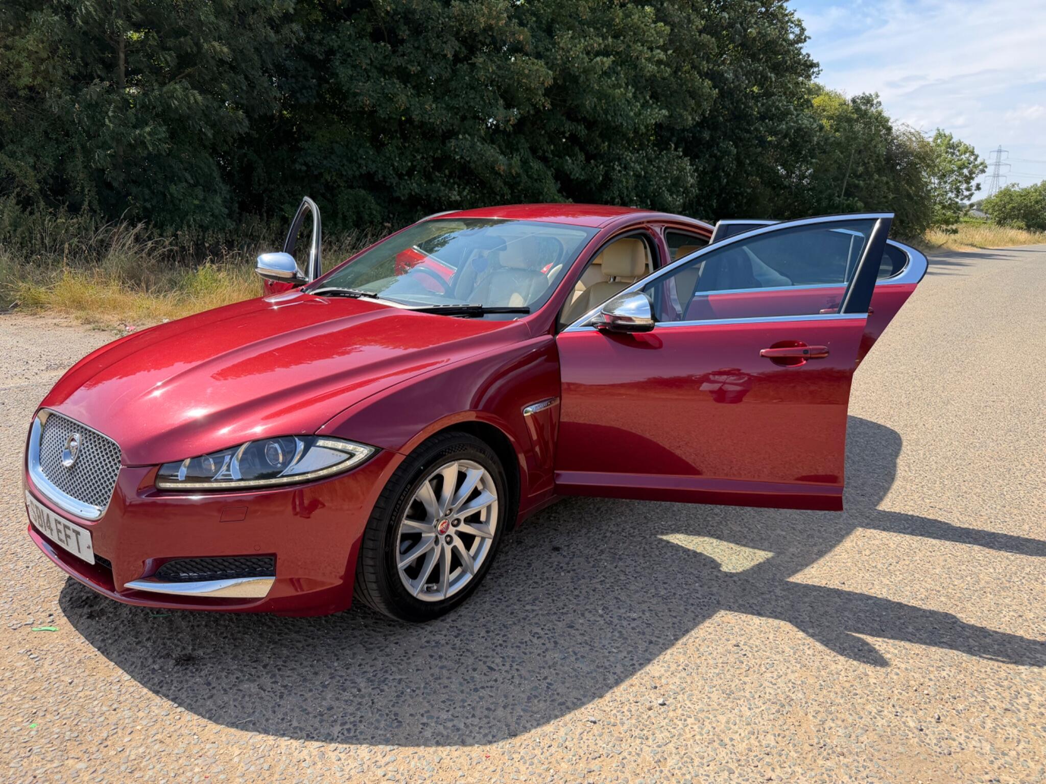 Jaguar XF view 36