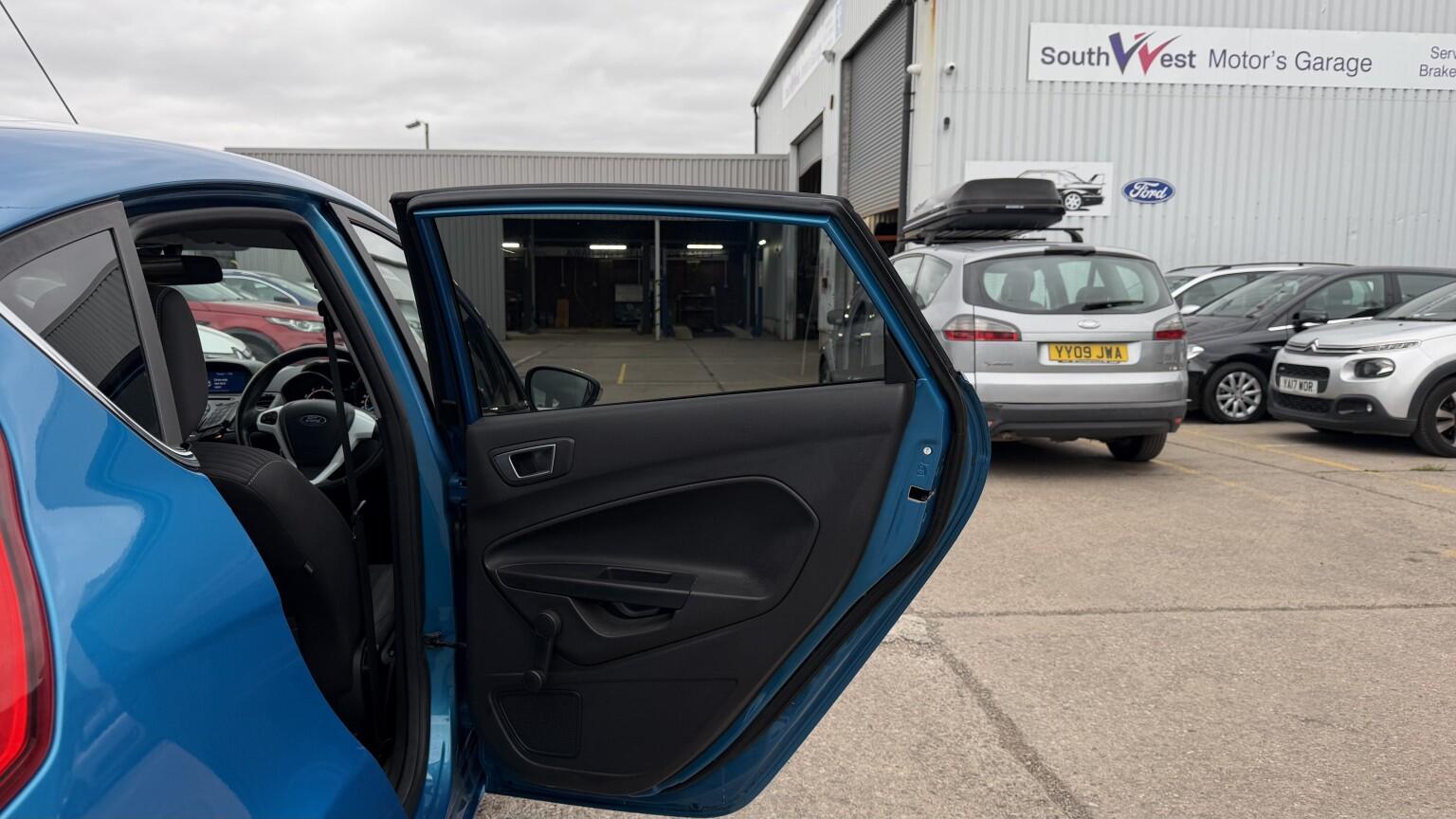 Ford Fiesta view 22