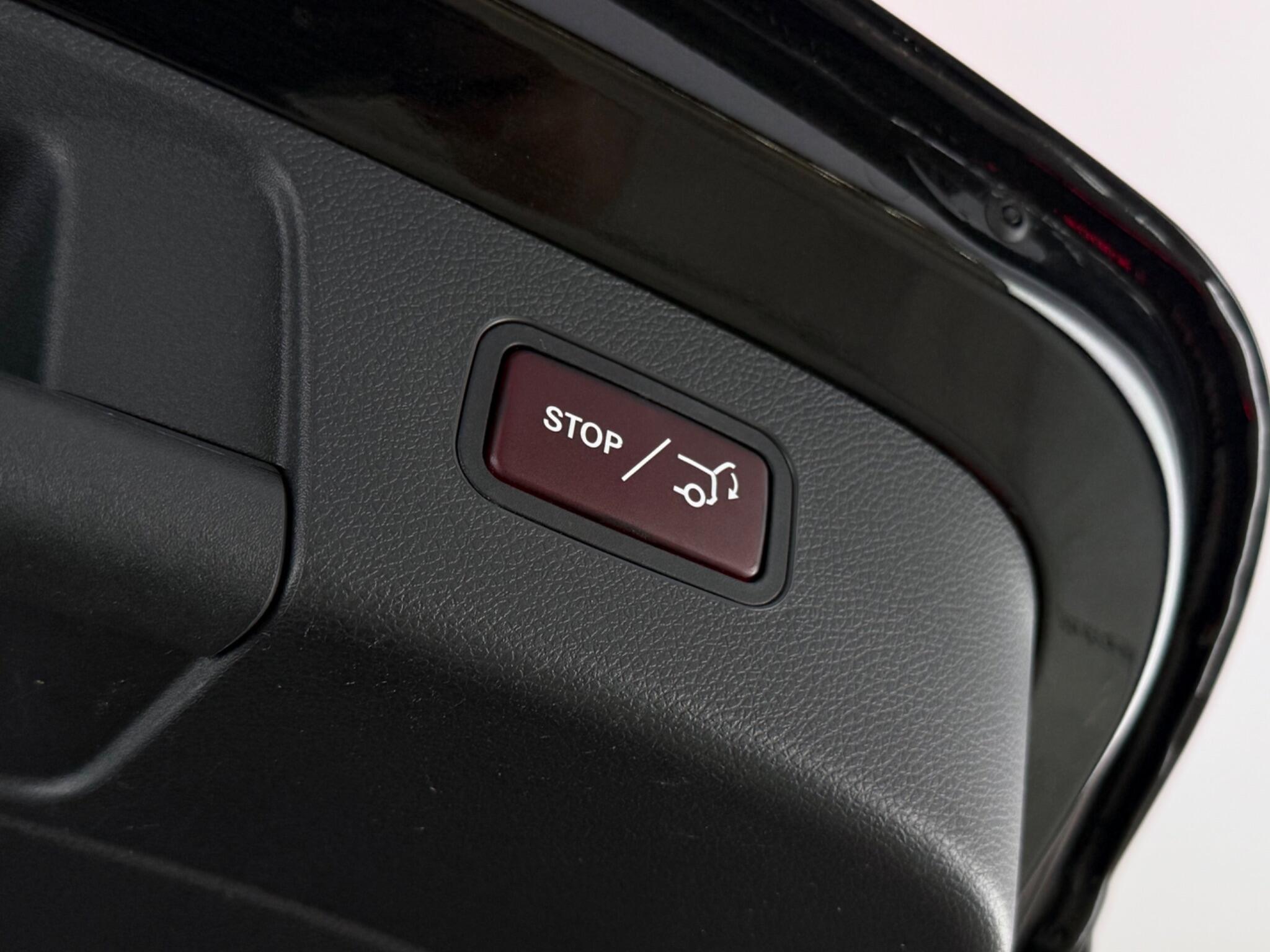 Mercedes-Benz Gla view 11