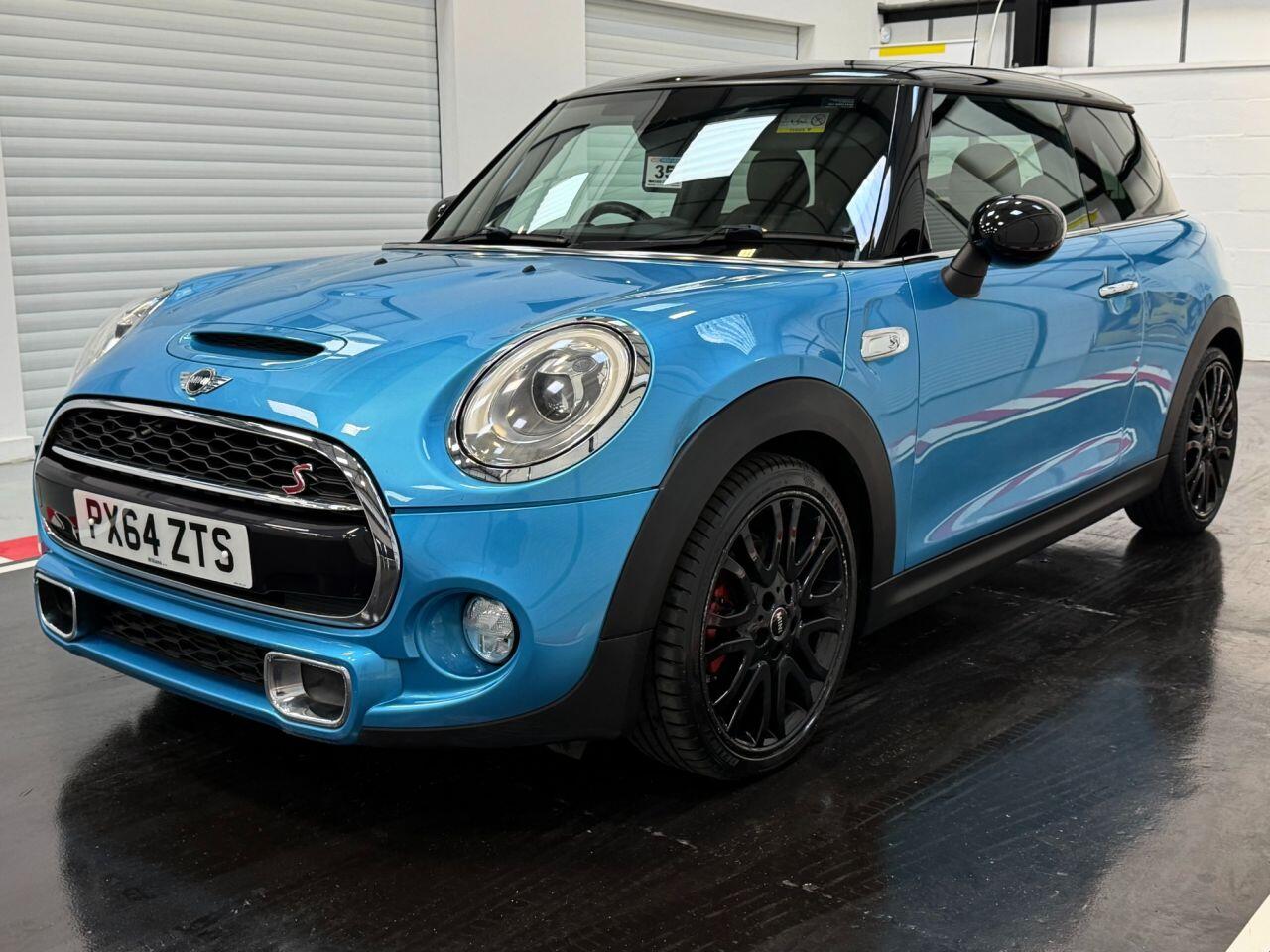 Mini Hatch view 38