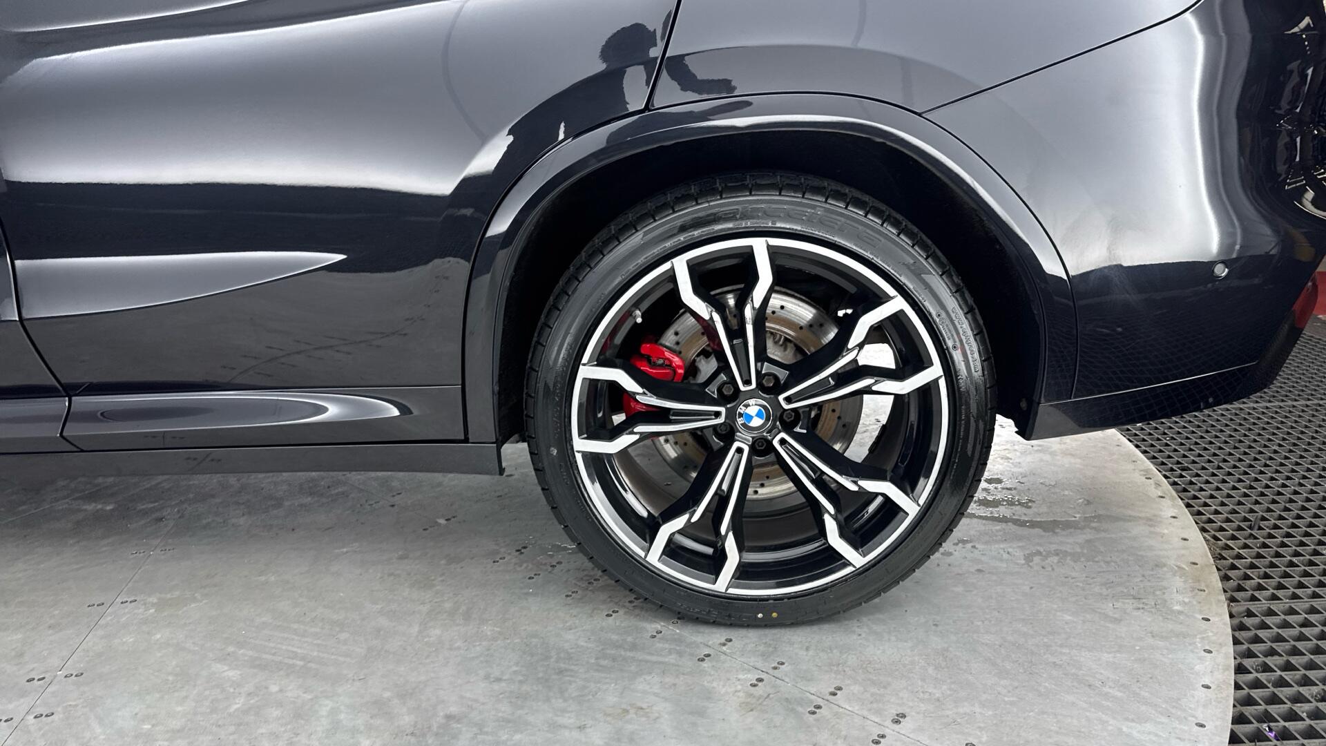 BMW X4 M view 27