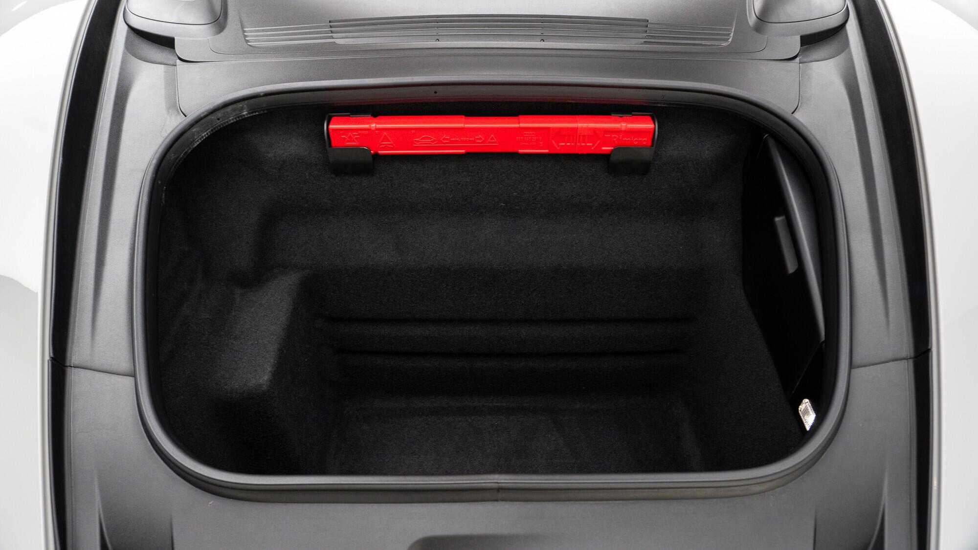 Porsche 911 view 63