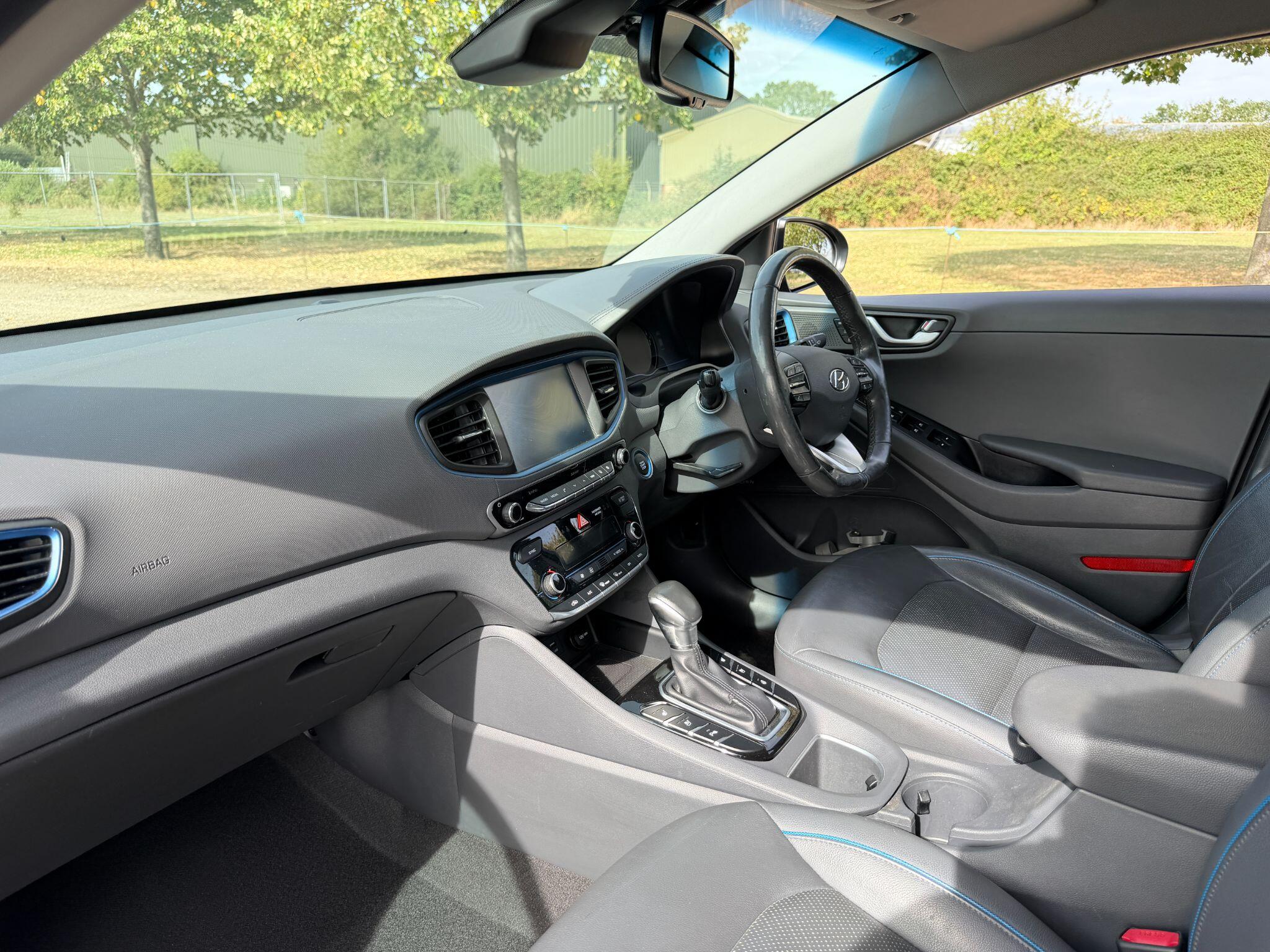 Hyundai Ioniq view 30