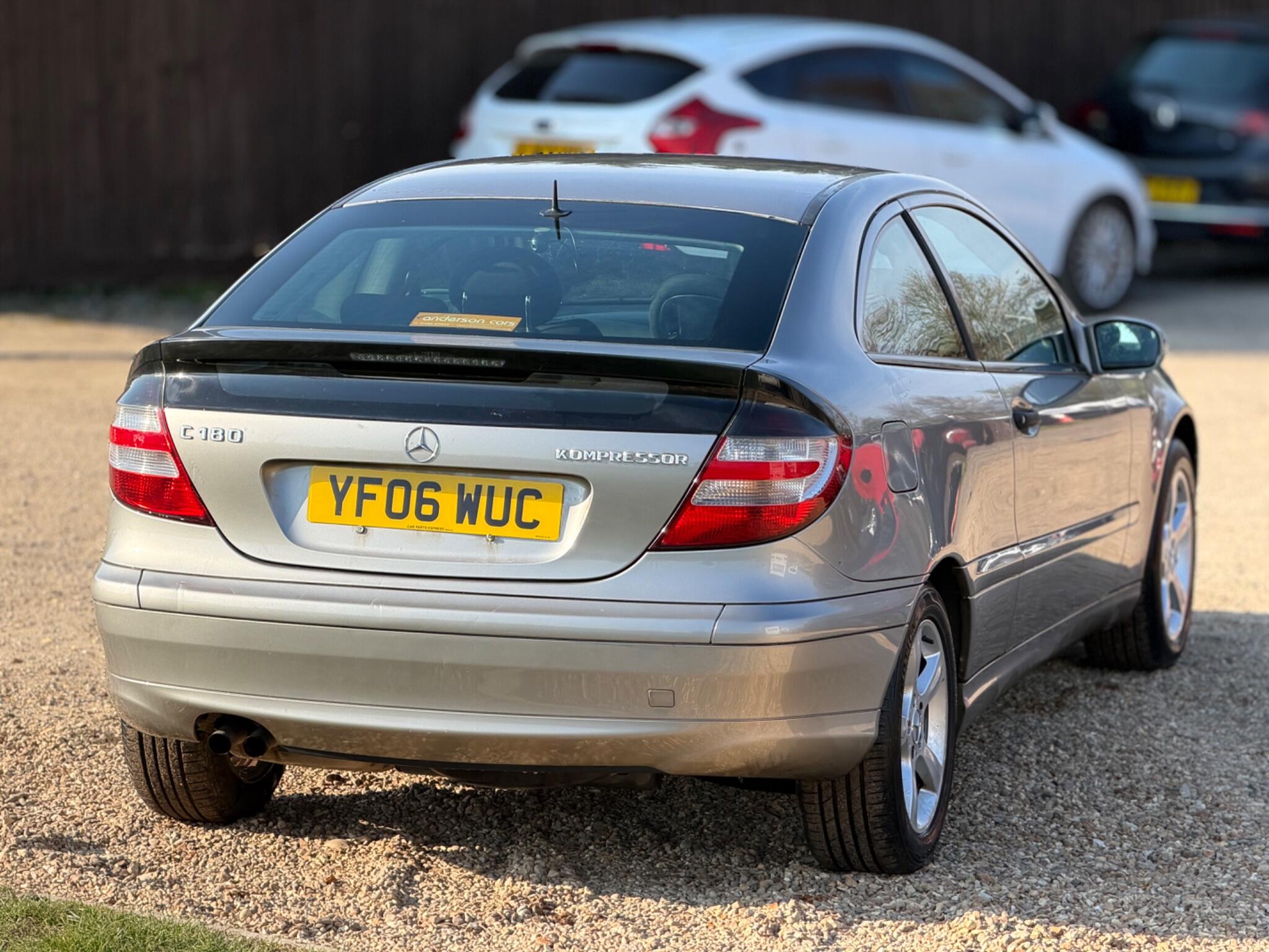 2006 Mercedes-Benz C Class 1.8 C180 Kompressor SE 2dr image 13