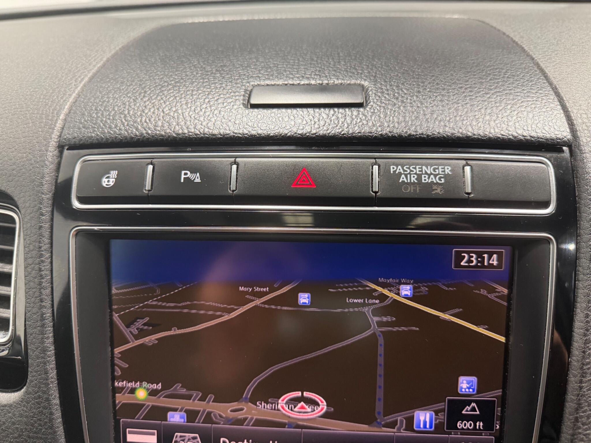 Volkswagen Touareg view 20