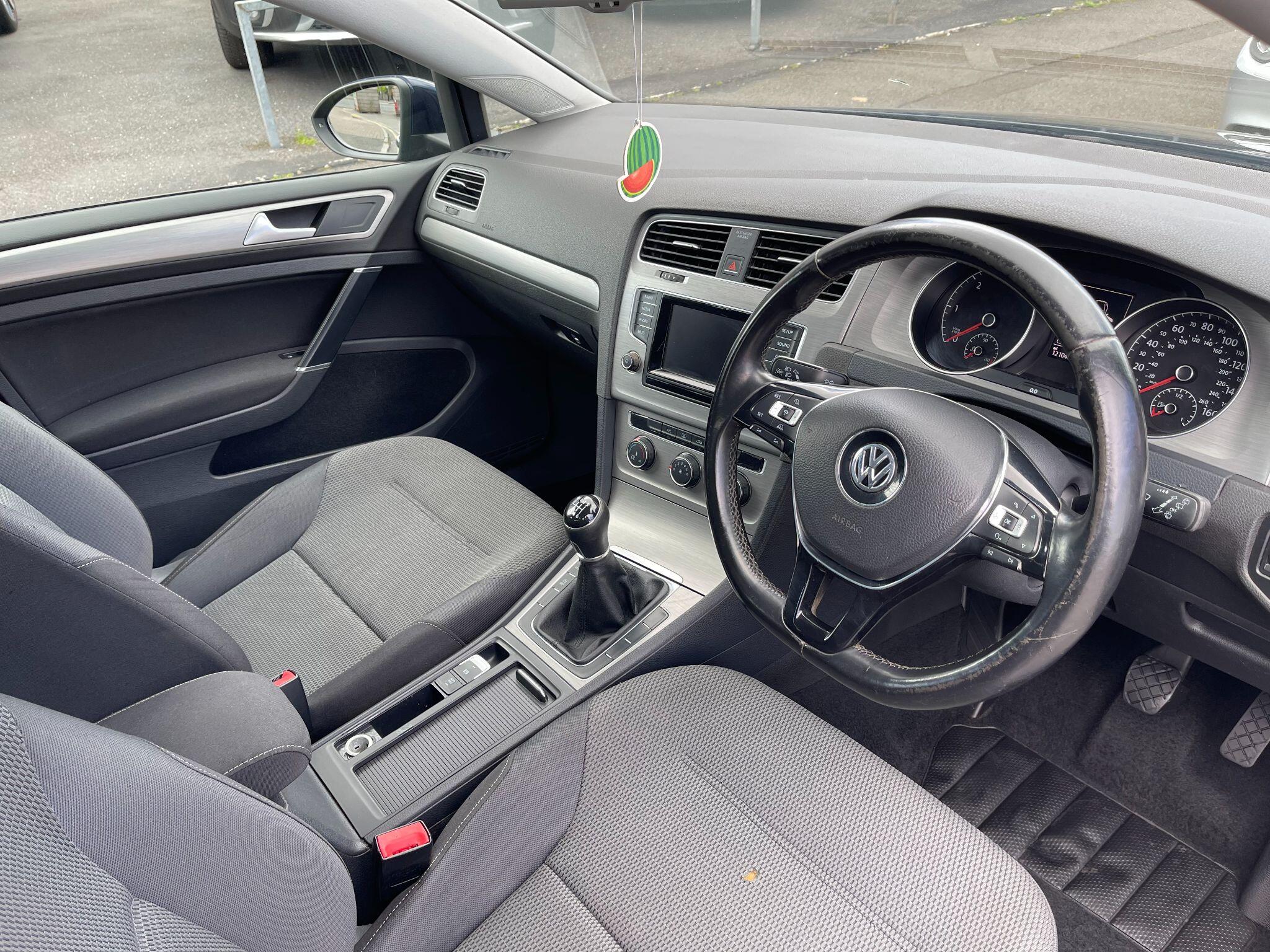 Volkswagen Golf view 21