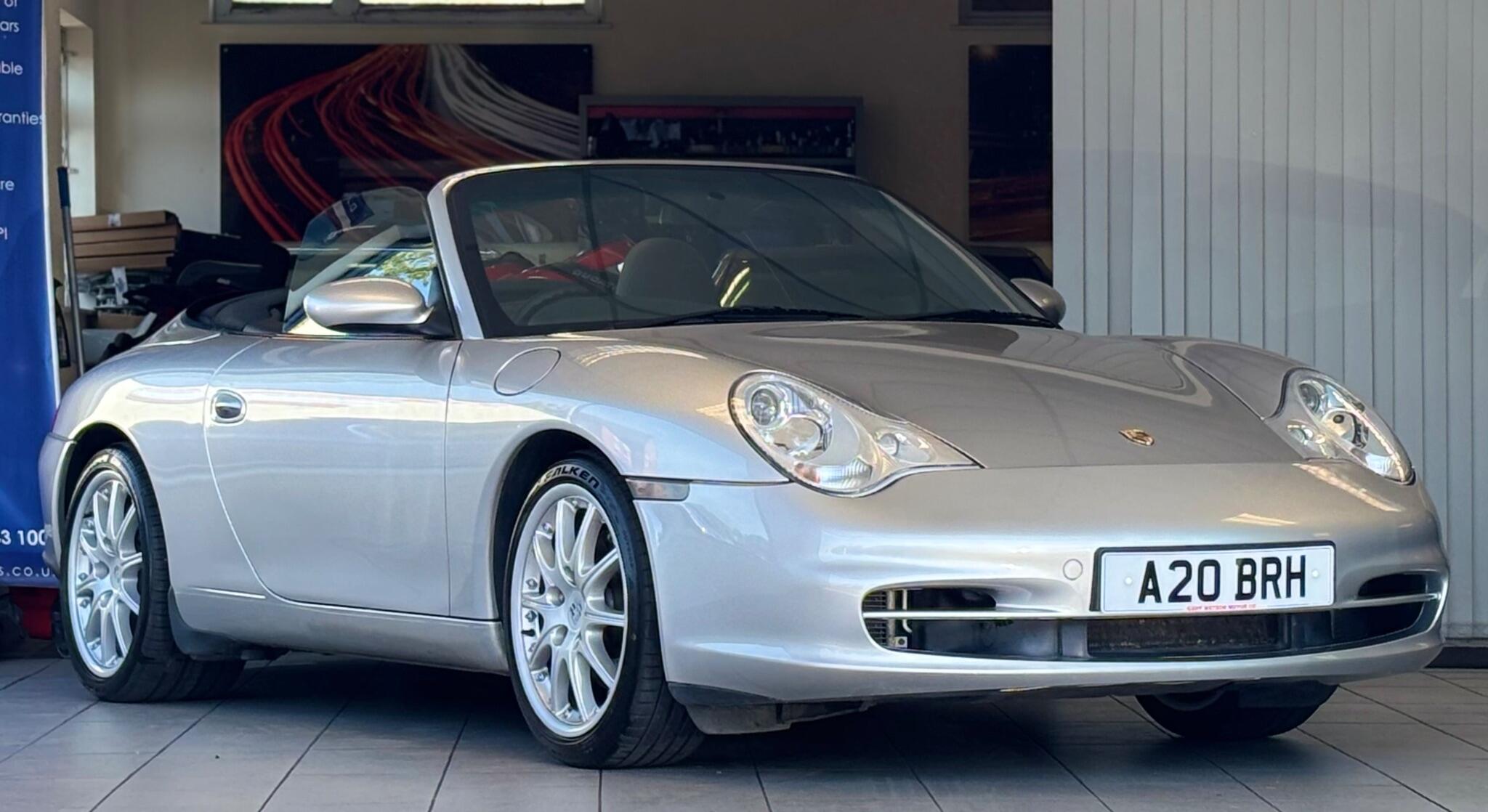 Porsche 911 view 6