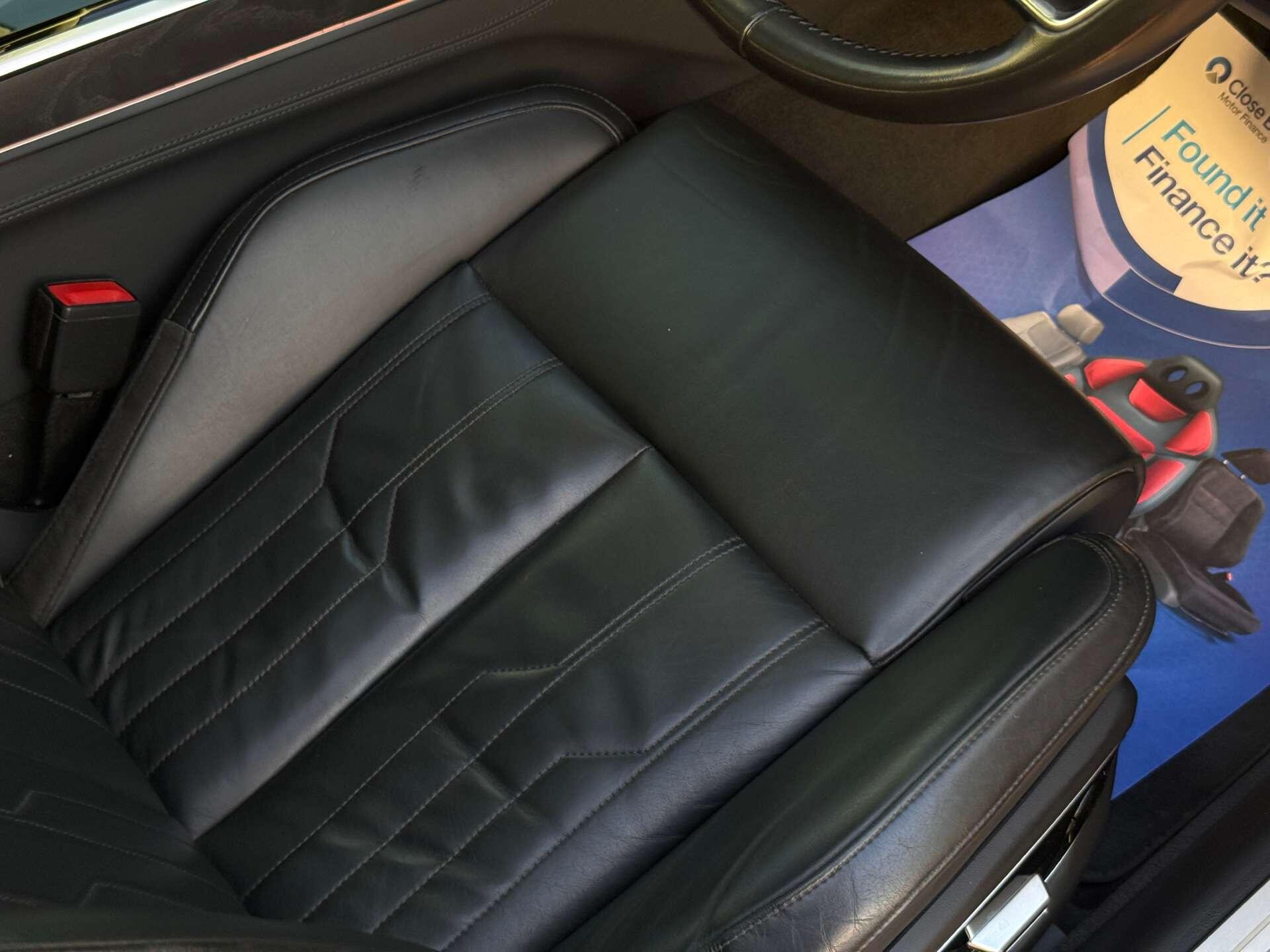Audi A8 view 24