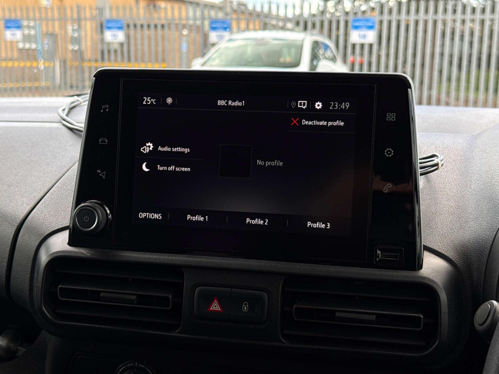 Vauxhall Combo Life view 61