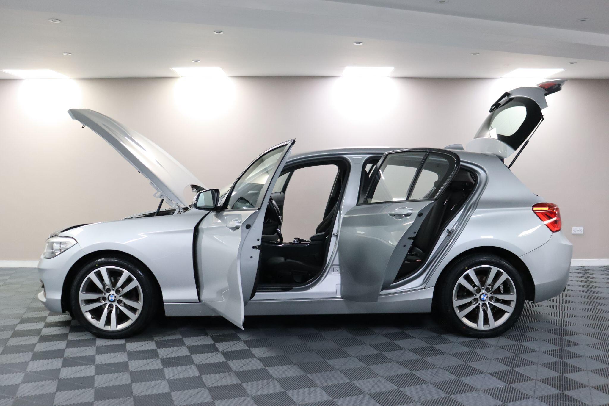 BMW 1 Series view 6