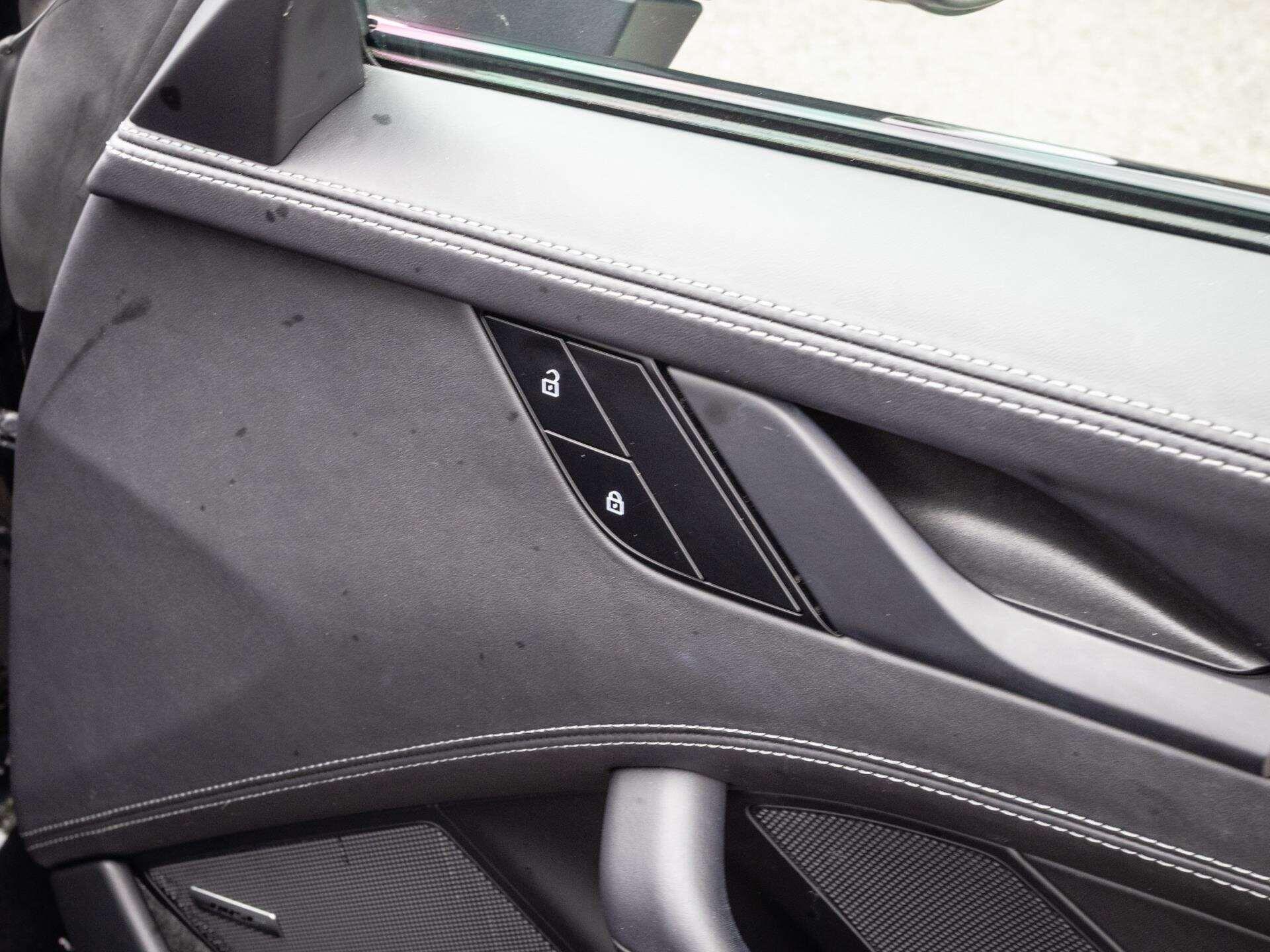 Porsche 911 view 38