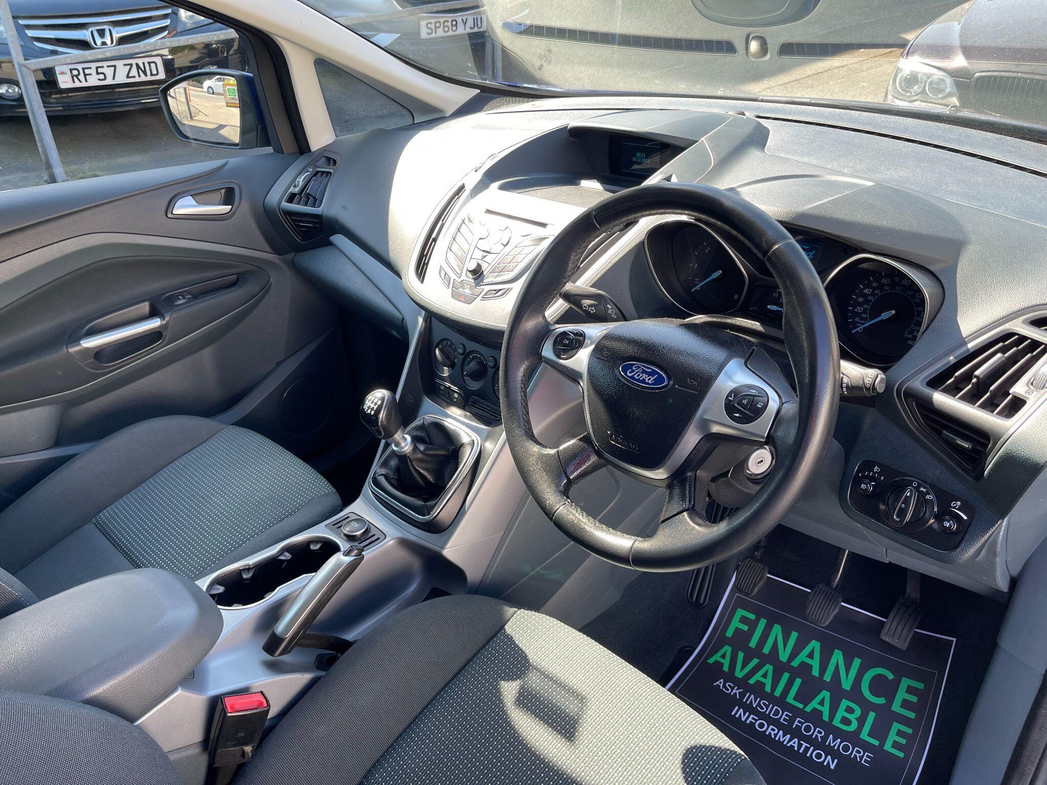Ford C-Max view 22