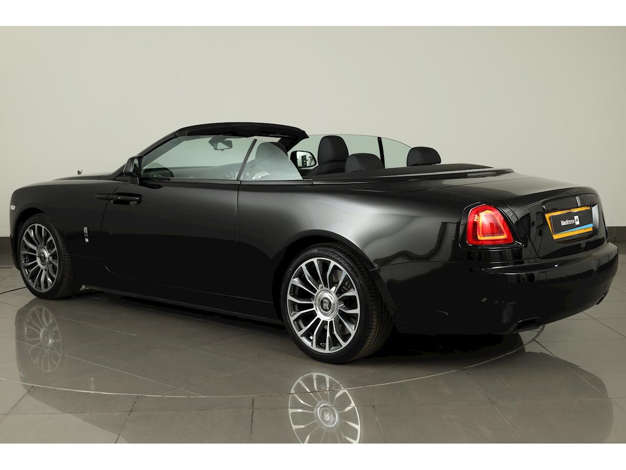 Rolls-Royce Dawn view 7