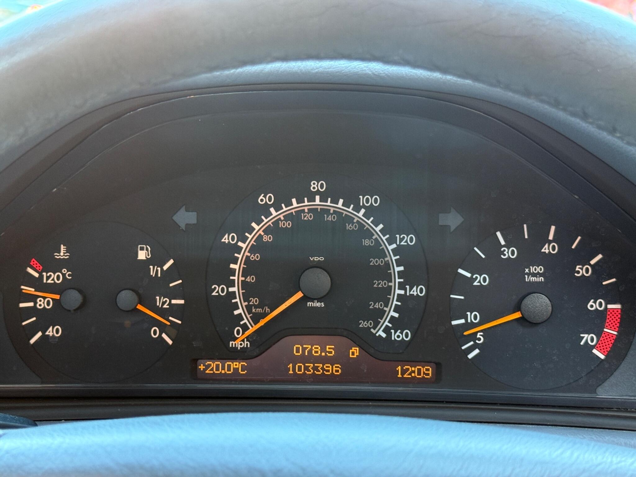 Mercedes-Benz CLK - Image 21