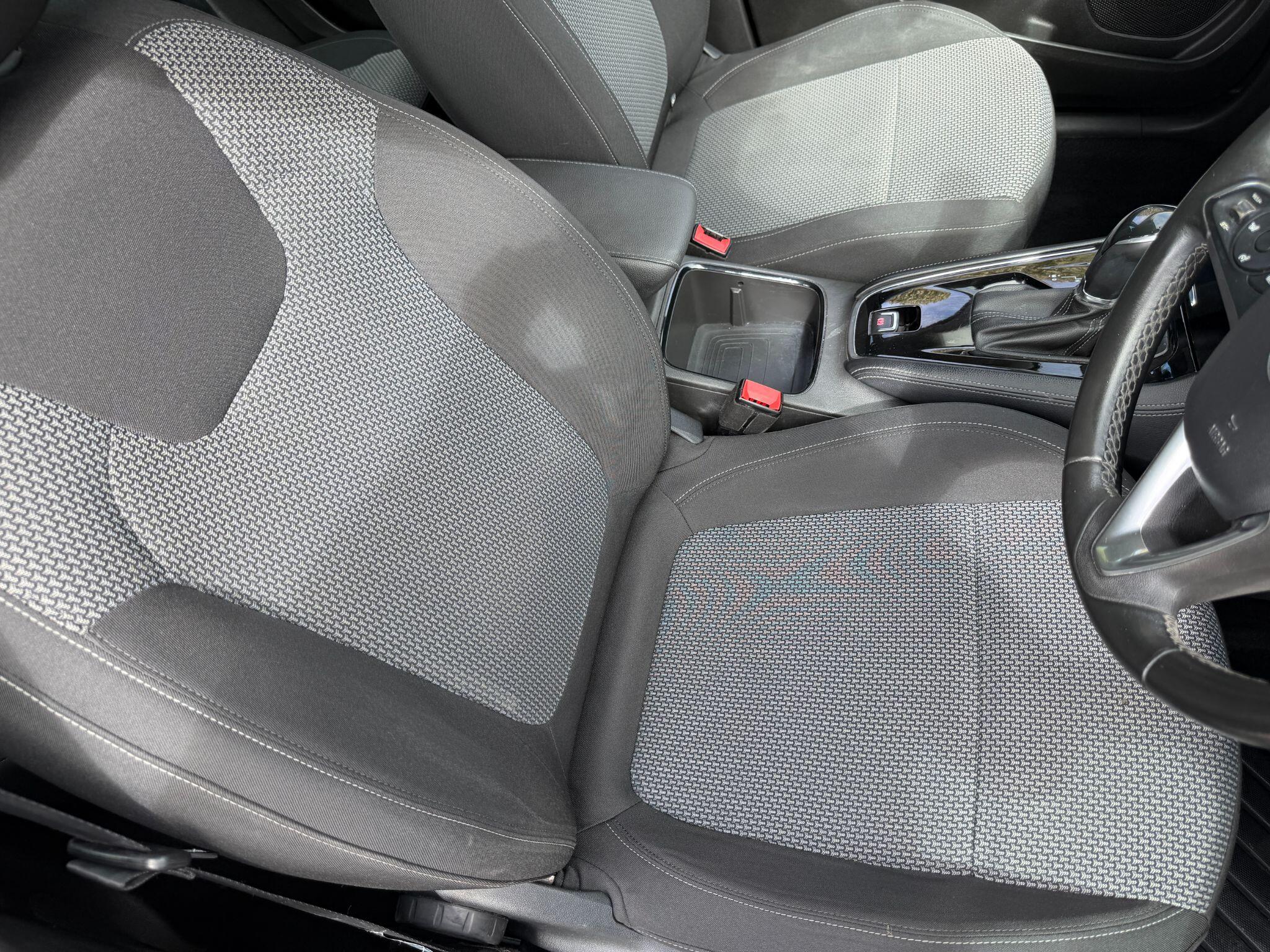 Vauxhall Grandland X view 31