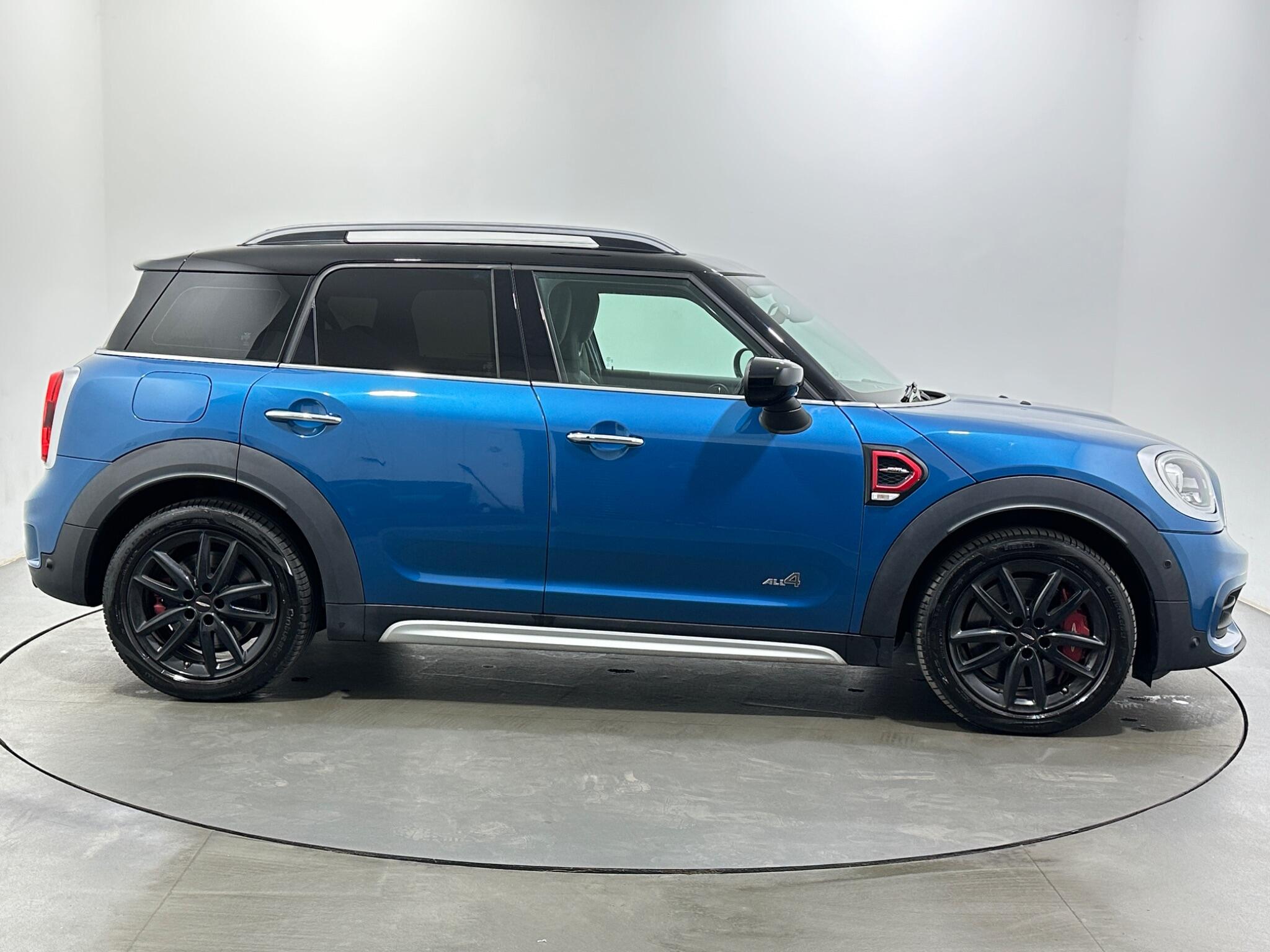 Mini Countryman view 9