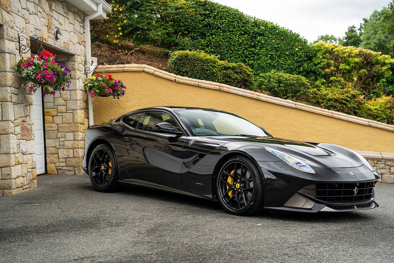 Ferrari F12 view 47