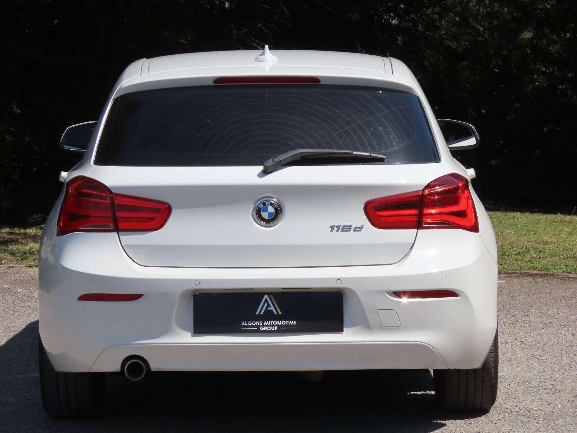 BMW 1 Series view 6