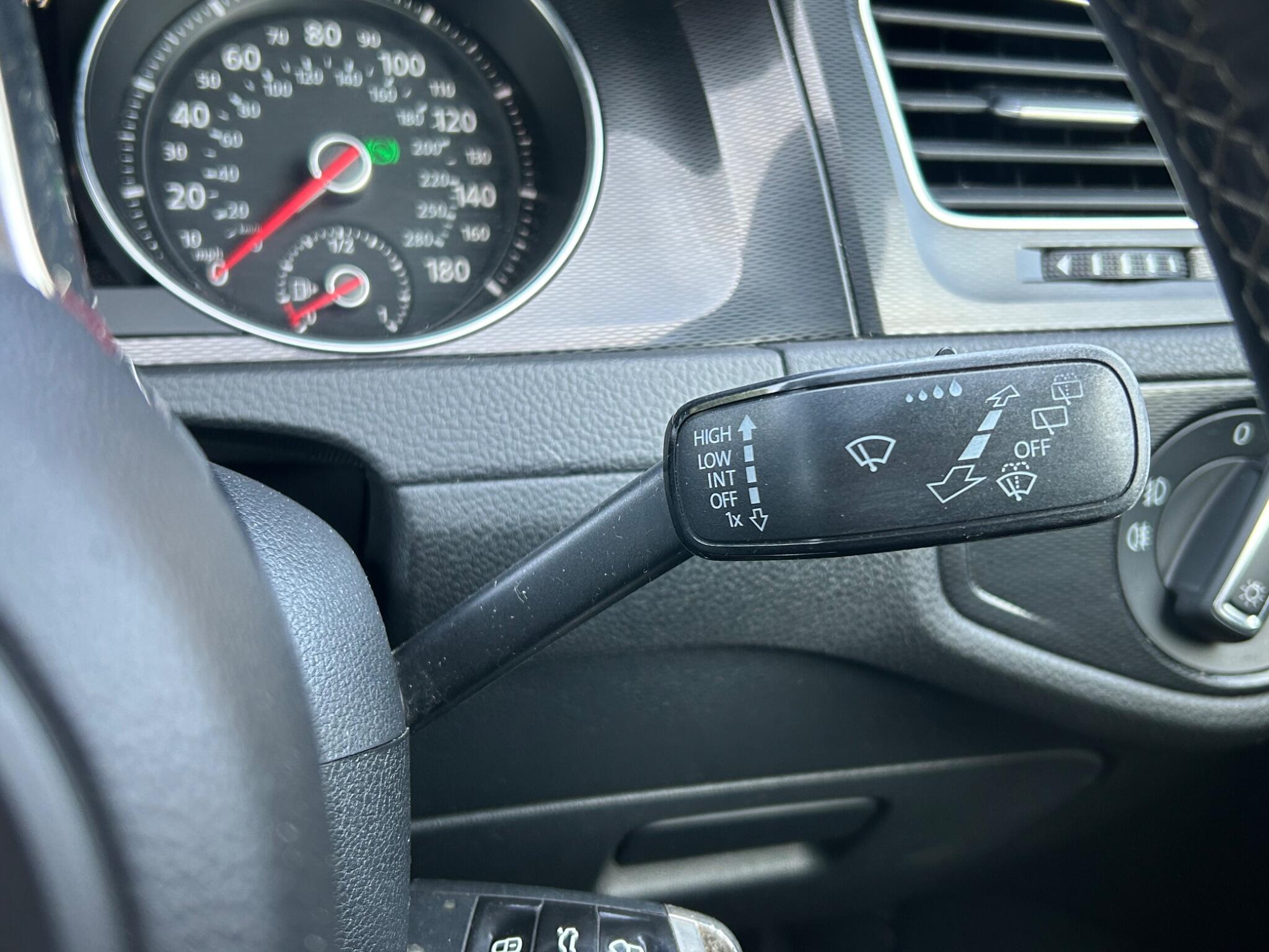 Volkswagen Golf view 31