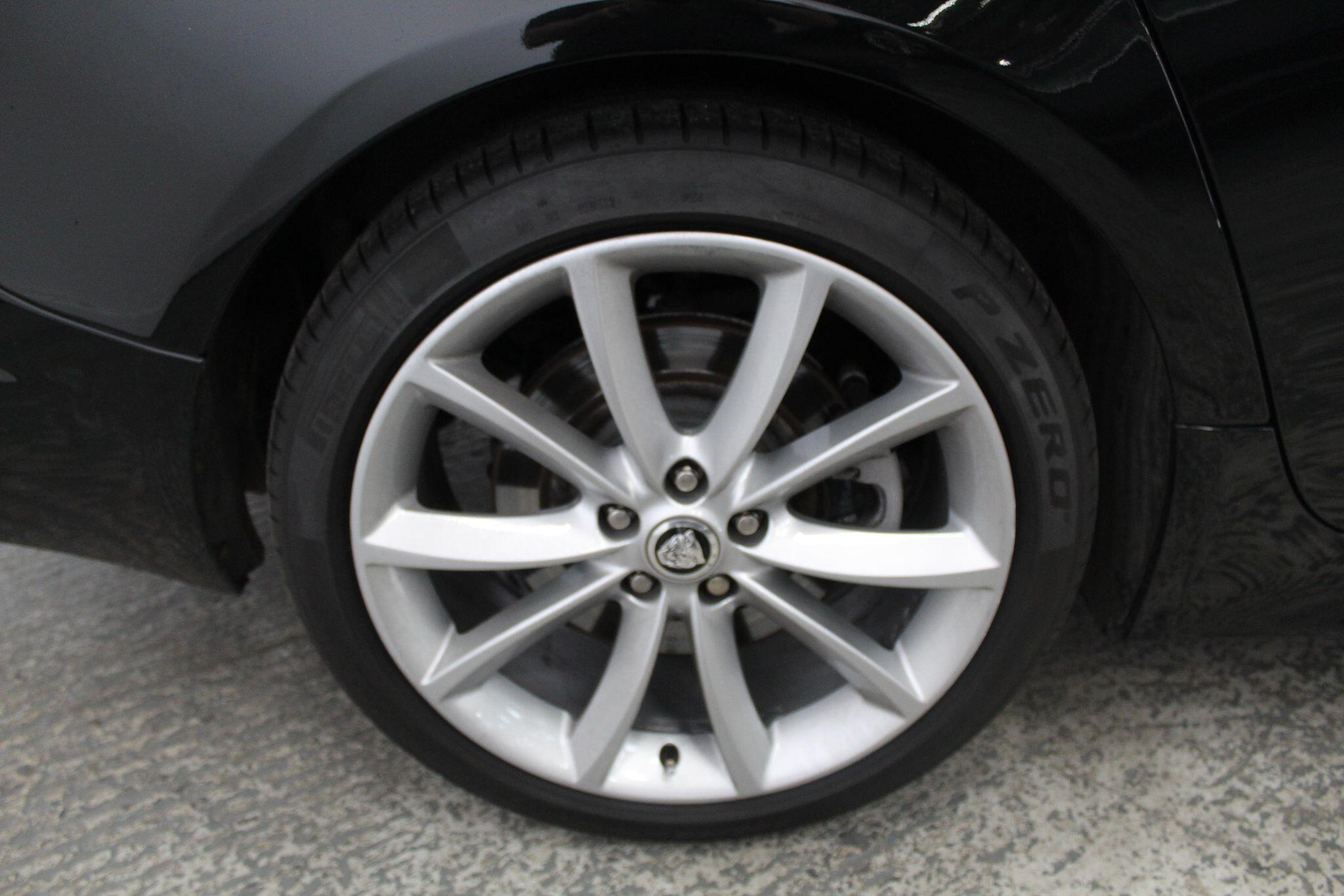 Jaguar XF view 55