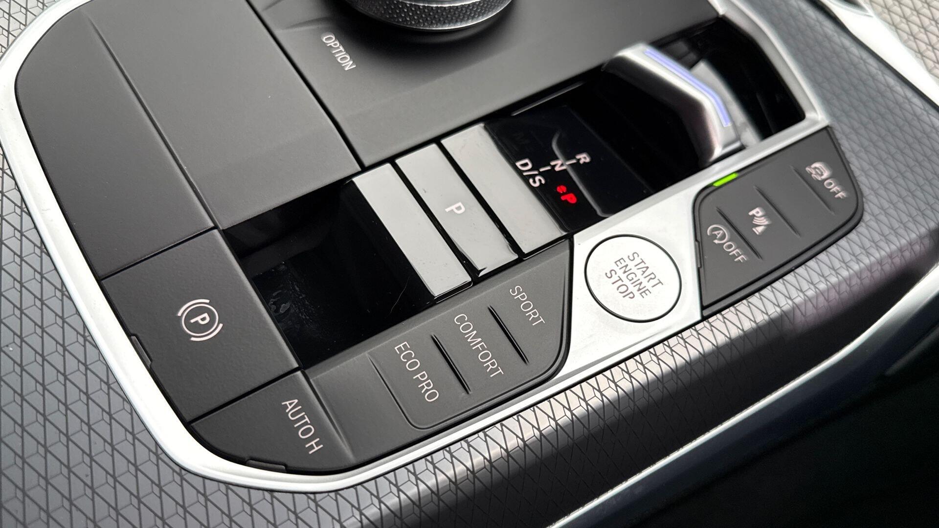 BMW 3 Series view 20