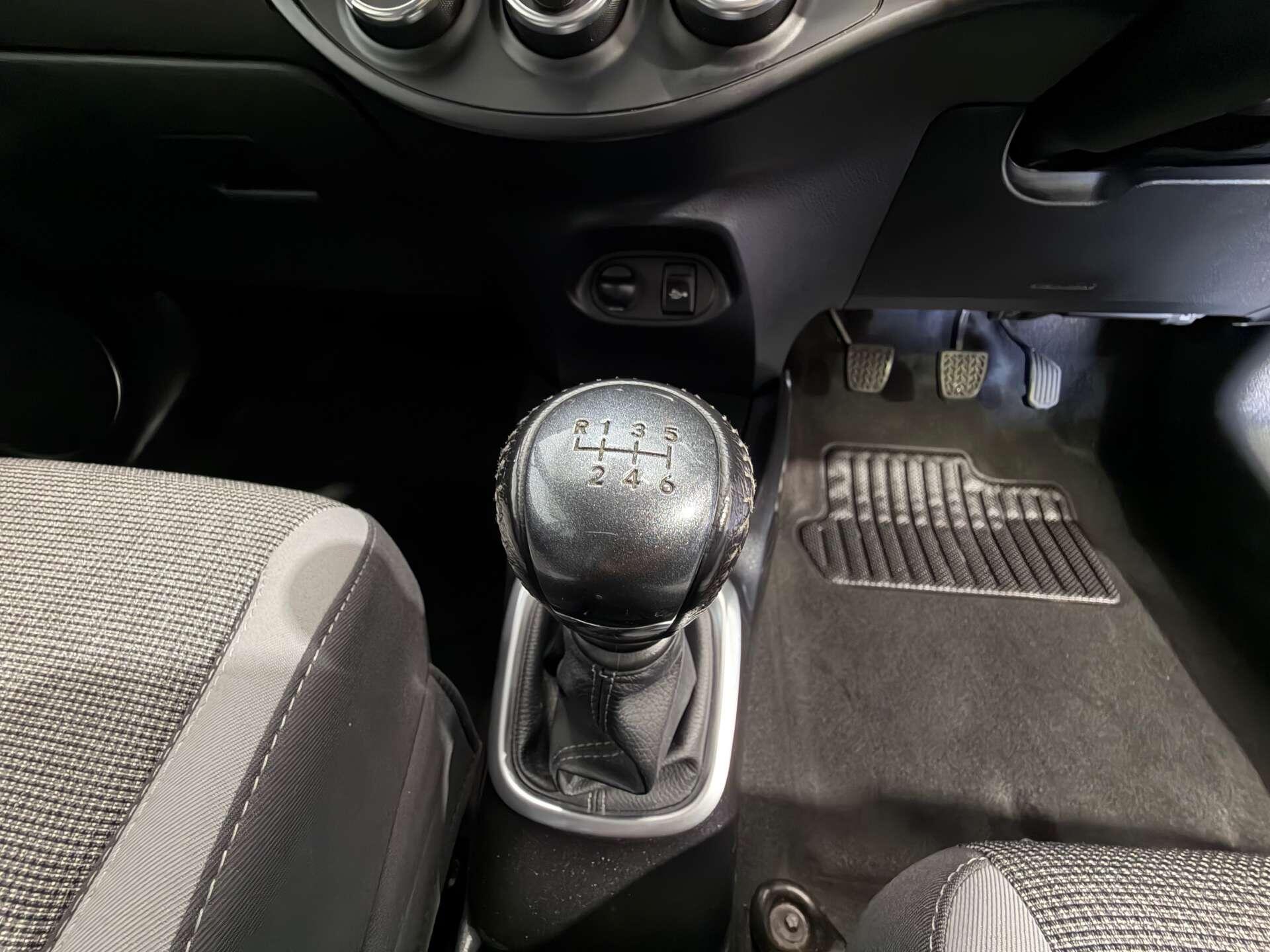 Toyota Yaris view 28