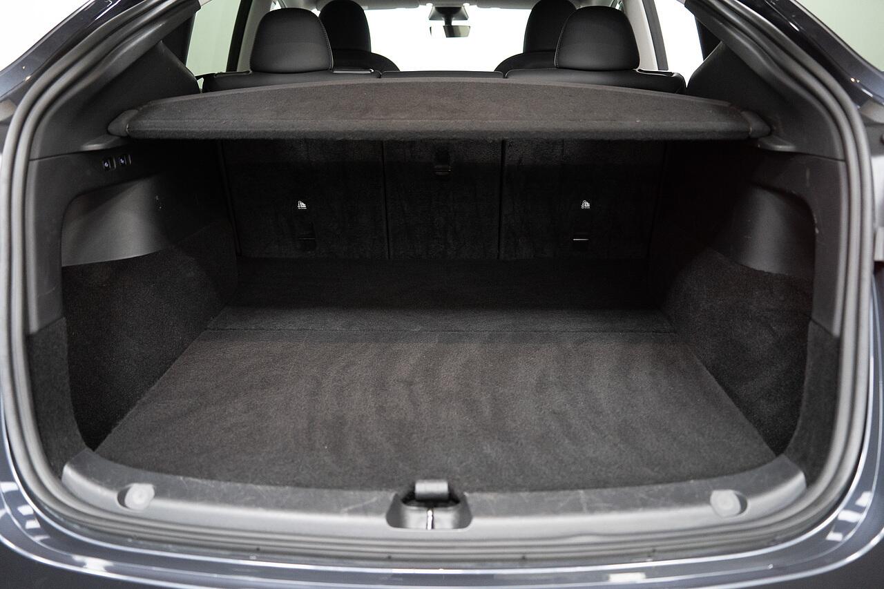 Tesla Model Y view 40