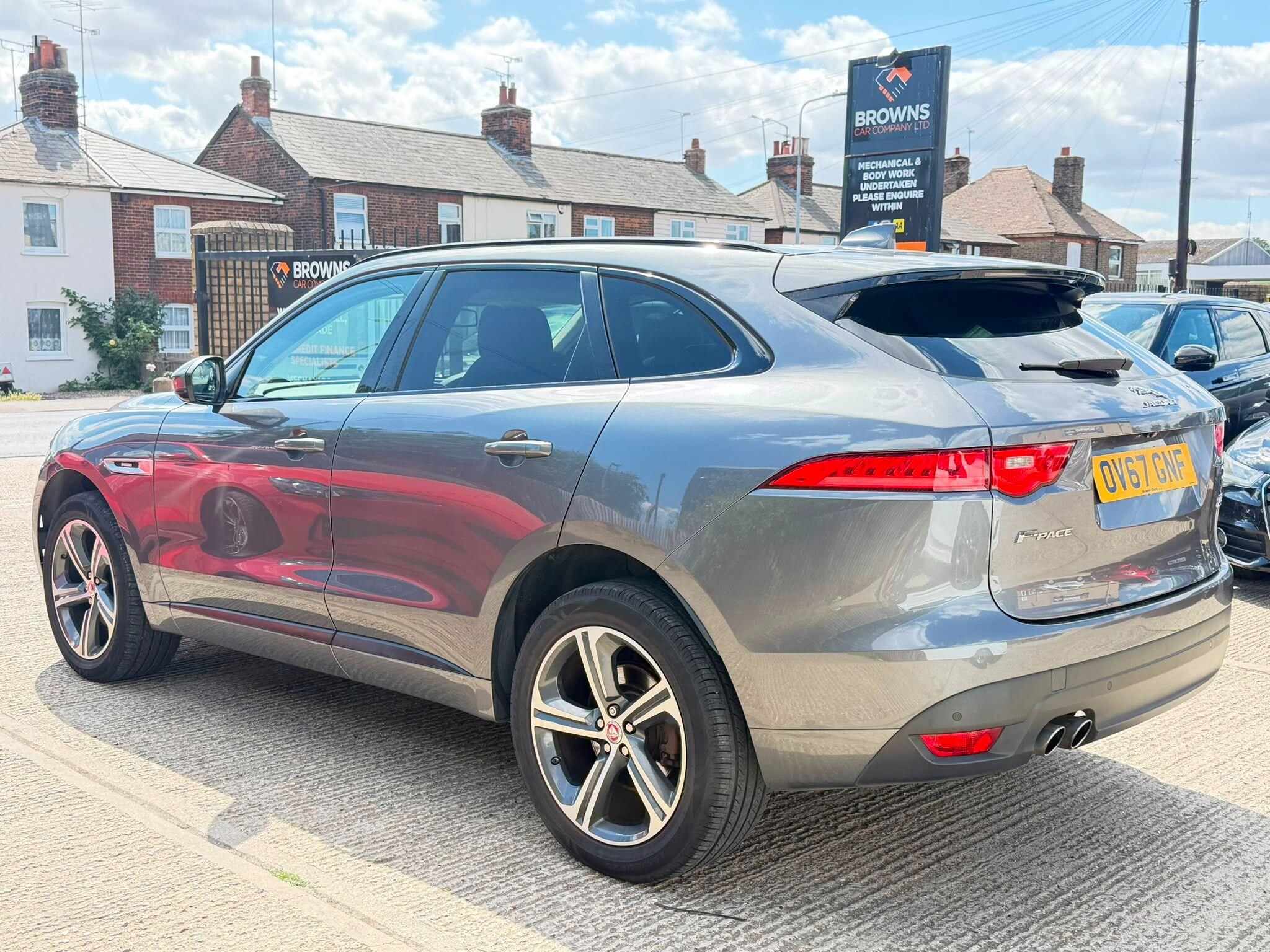 Jaguar F-Pace view 5